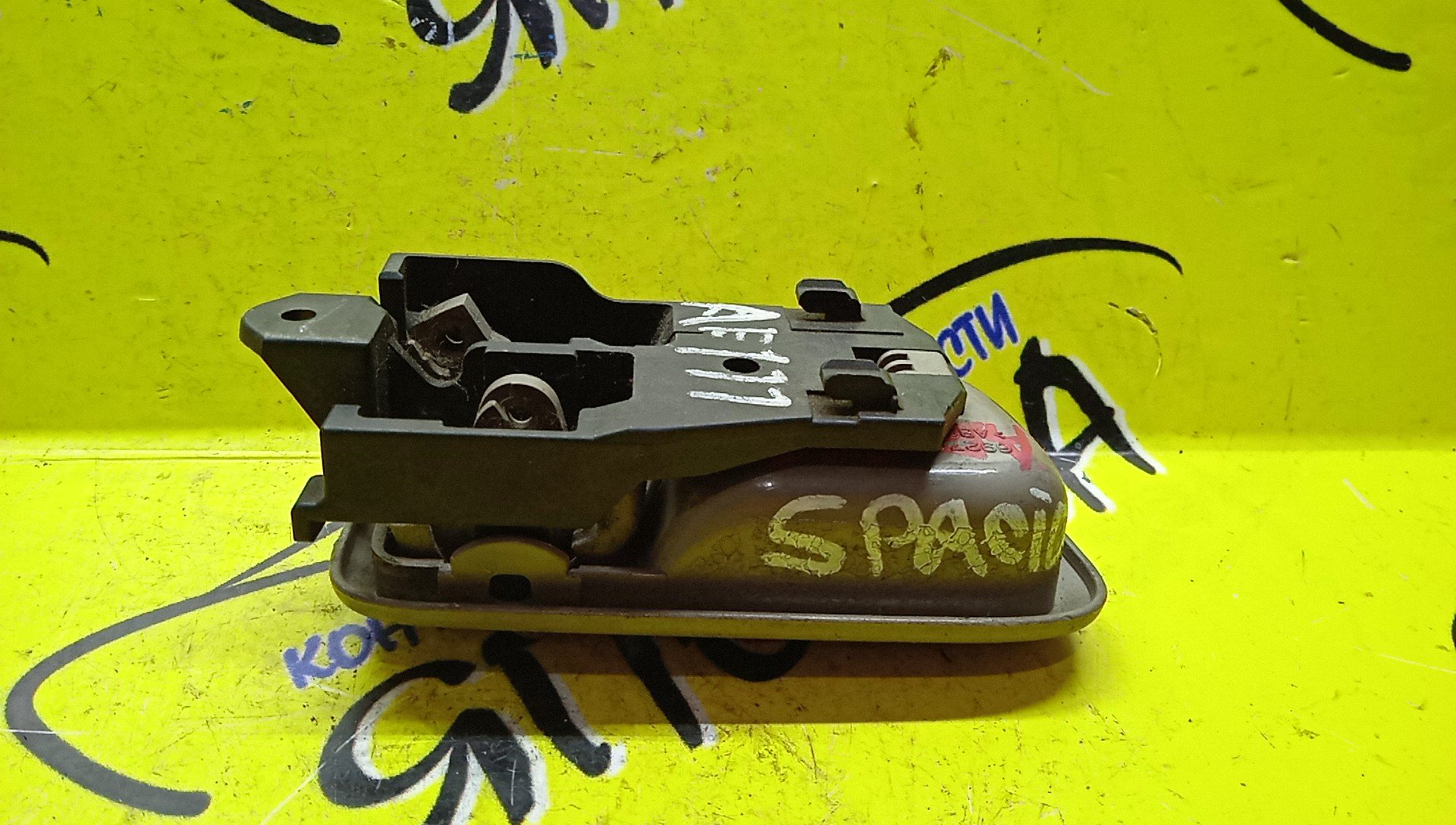 РУЧКА ДВЕРИ ВНУТРЕННЯЯ/TOY/COROLLA SPACIO/AE111/AE115/F/L/6920630120