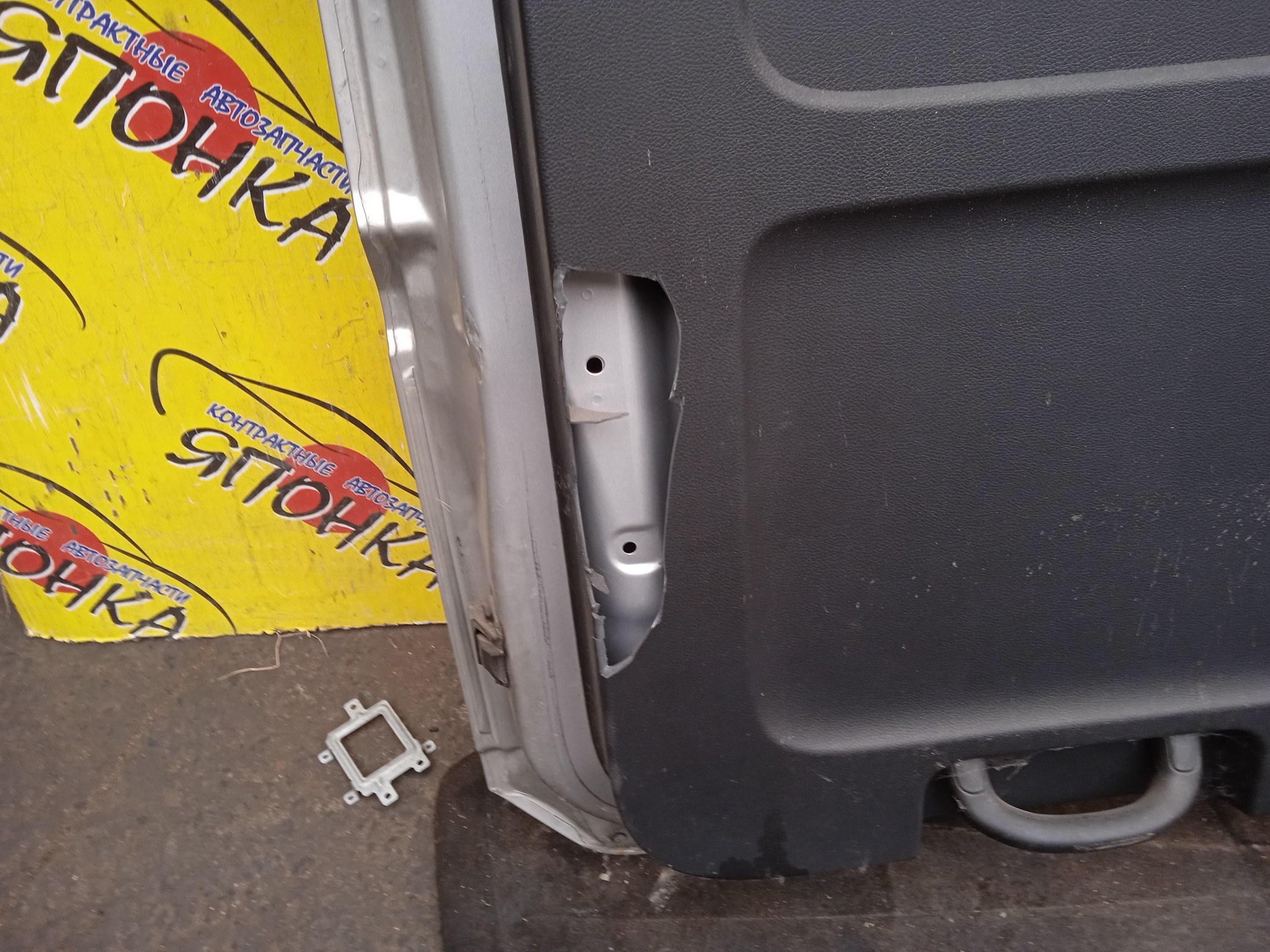 ДВЕРЬ ЗАДНЯЯ/NIS/ELGRAND/E51/MNE51/K0100WL6MM/СПОЙЛЕР/КАМЕРА/УЦЕНКА/2 МОДЕЛЬ