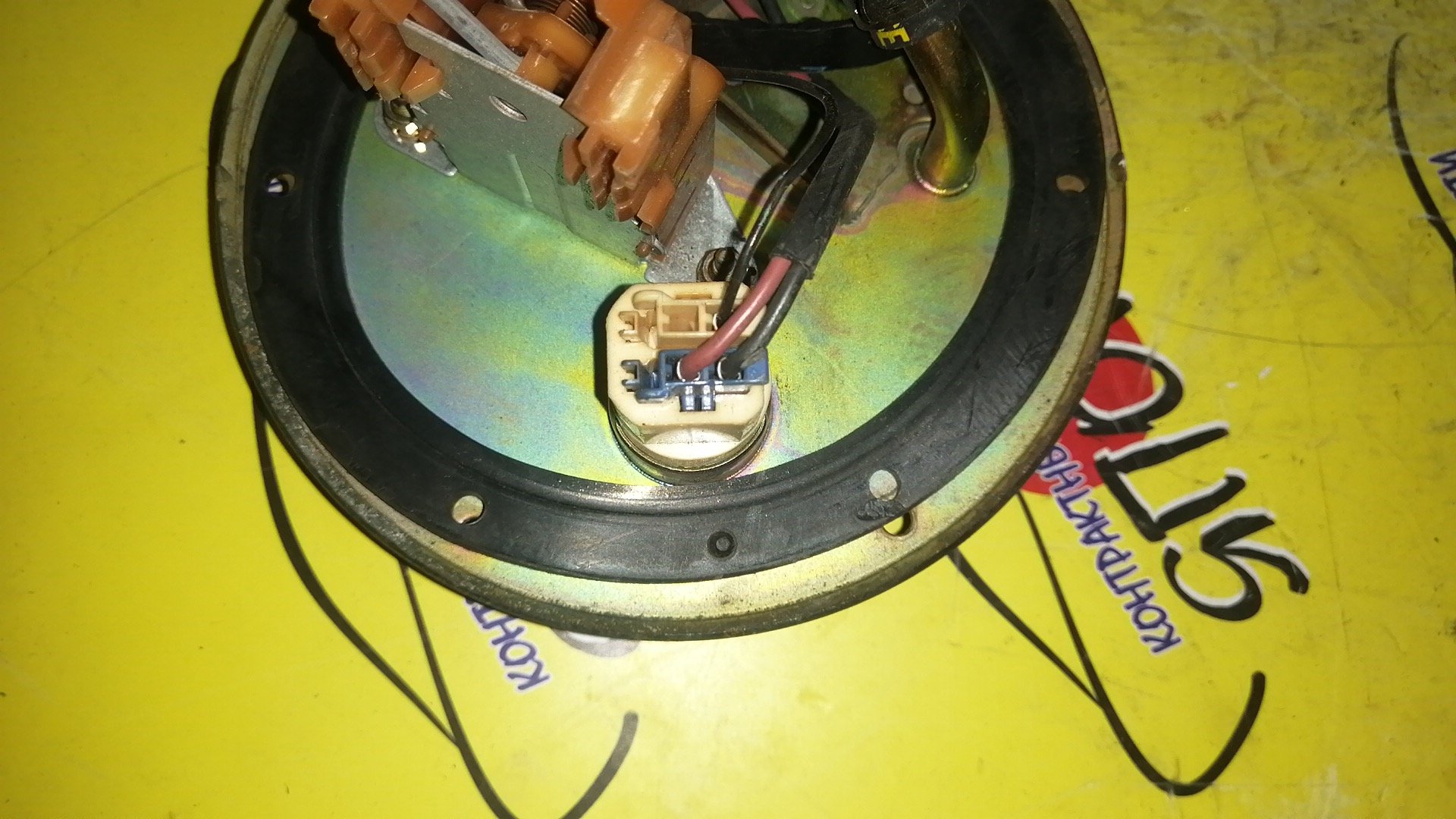 КОРПУС БЕНЗОНАСОСА/MAZ/FAMILIA/BHALP/2 ШТУЦЕРА