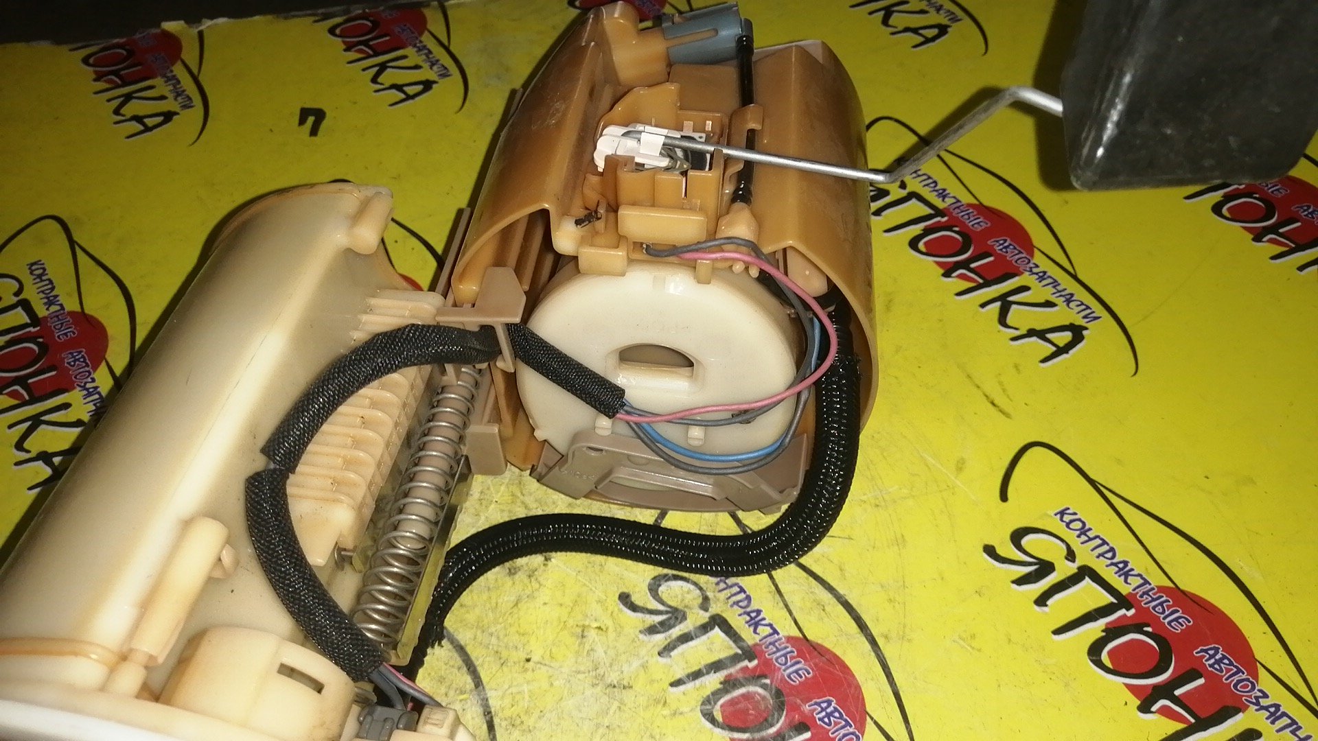 КОРПУС БЕНЗОНАСОСА/LEX/CT200H/ZWA10/4 ШТУЦЕРА