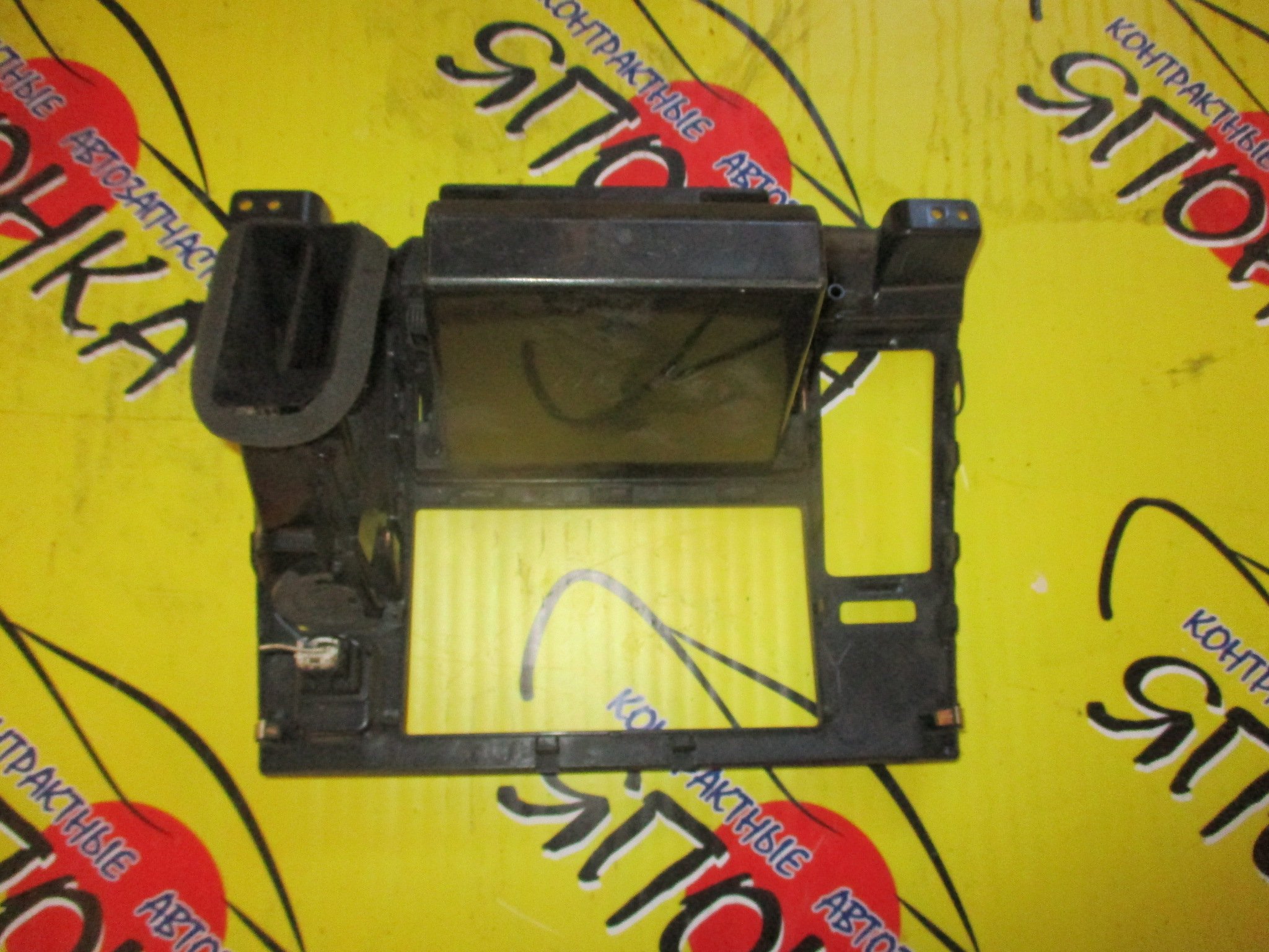 КОНСОЛЬ МАГНИТОФОНА/NIS/TIIDA/C11/JC11/NC11