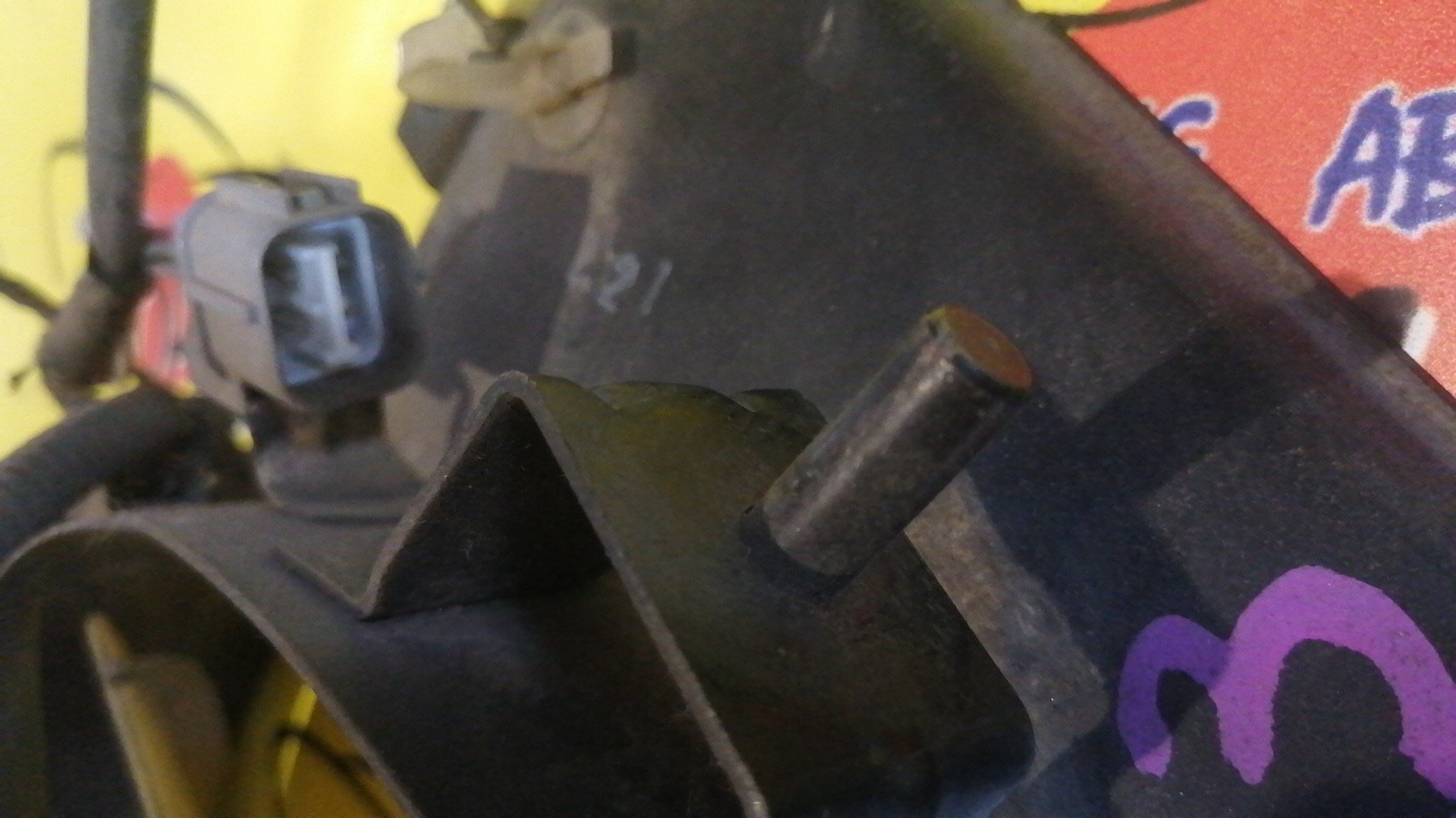 ДИФФУЗОР РАДИАТОРА/HON/CIVIC/EK3/L/КОНДИЦИОНЕРА/4 КОНТАКТА