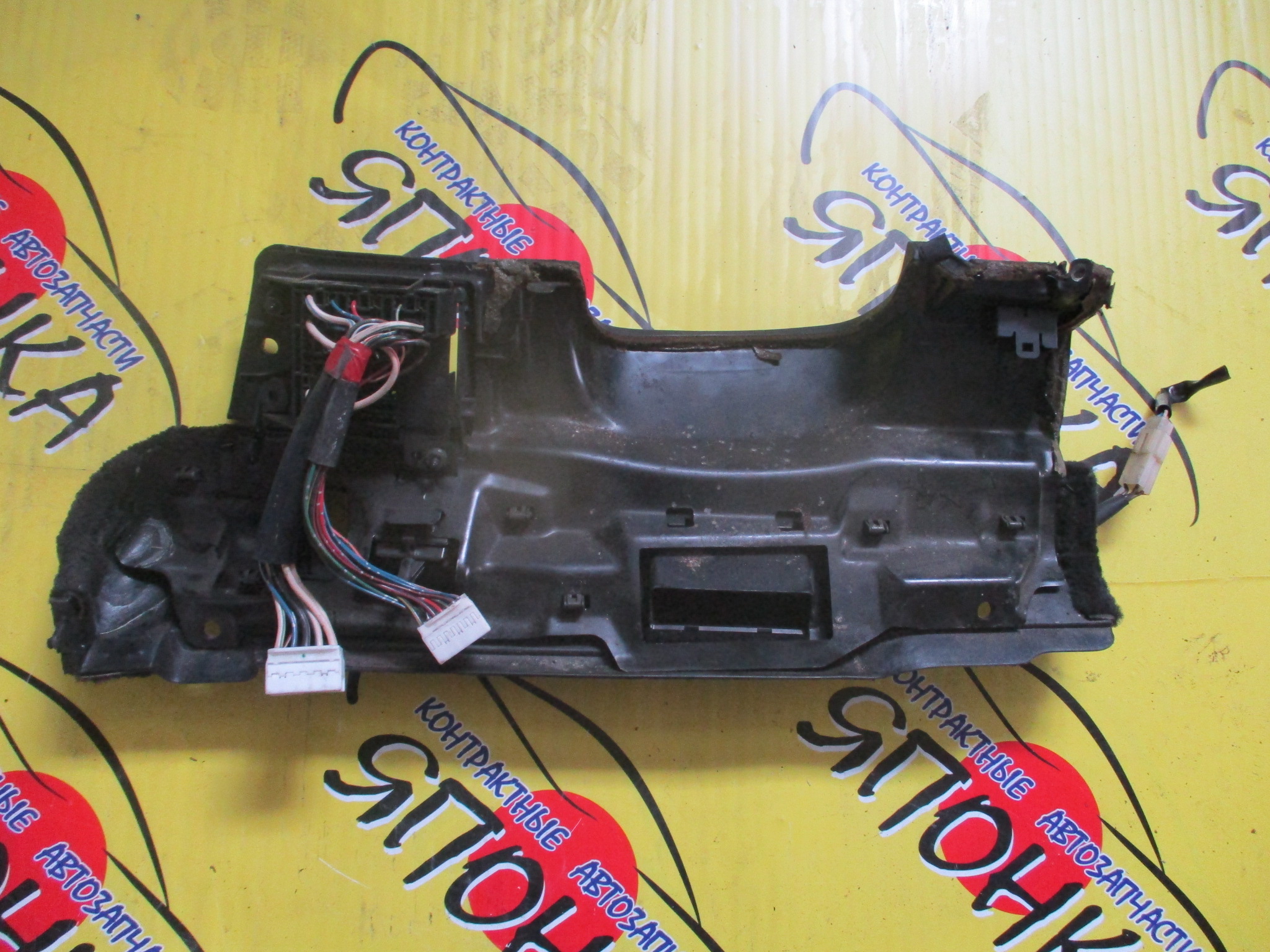 КОНСОЛЬ ПОД РУЛЬ С БАРДАЧКОМ/TOY/WINDOM/VCV10/VCV11/VCV15