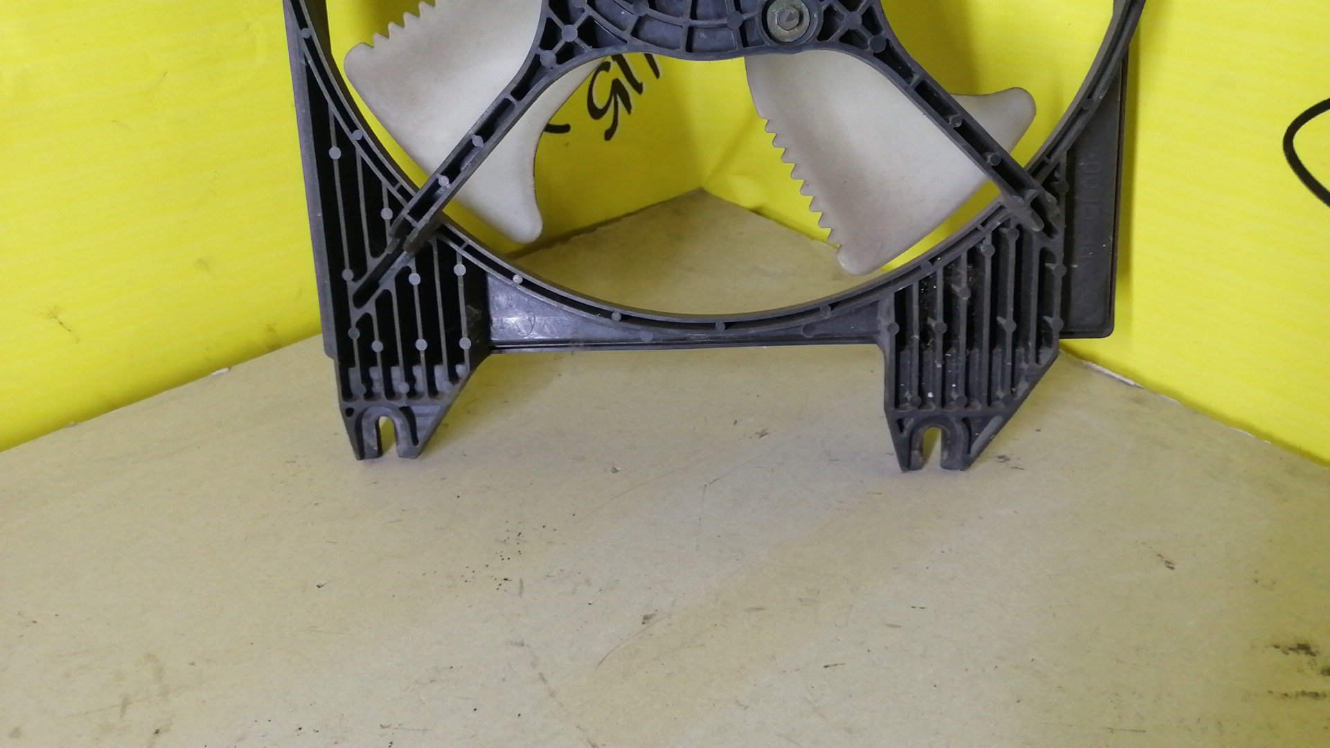 ДИФФУЗОР РАДИАТОРА/MMC/GALANT/LEGNUM/EA1W/EA3W/EC1W/EC3W/EC5W/EA7W/EC7W/R