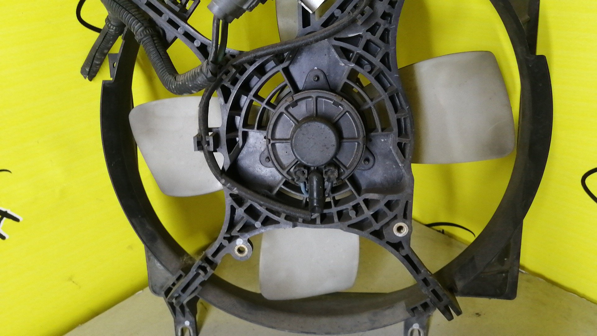 ДИФФУЗОР РАДИАТОРА/MMC/GALANT/LEGNUM/EA1W/EA3W/EC1W/EC3W/EC5W/EA7W/EC7W/L