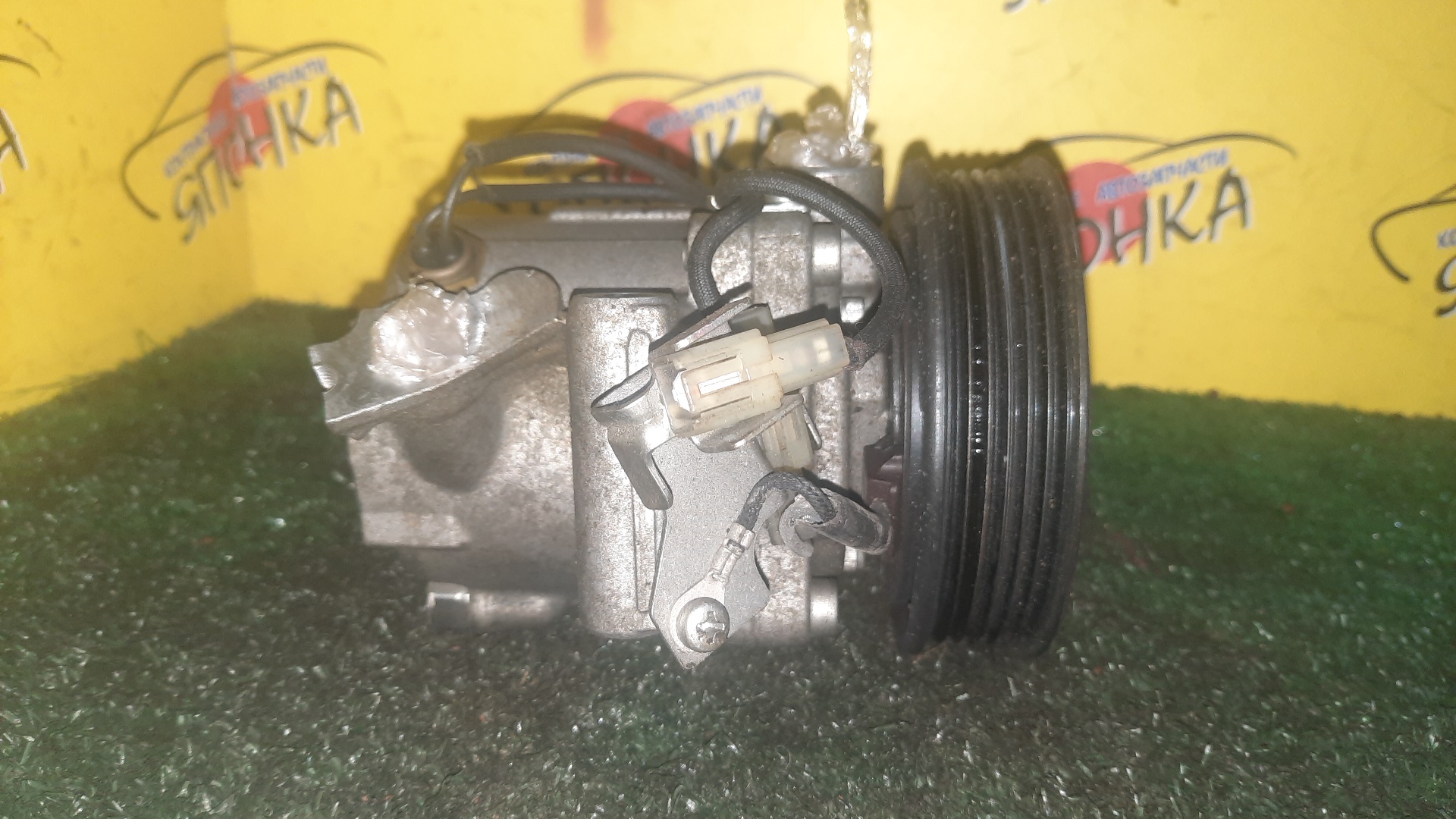 КОМПРЕССОР КОНДИЦИОНЕРА/TOY/1KR-FE/K3-VE/BOON/PASSO/KGC10/KGC15/KGC30/KGC35/M300S/M301S/M310S/M600S/M610S/QNC10/ЖЕЛЕЗНЫЙ ШКИВ/ТРУБКИ С РАЗНЫХ СТОРОН/4472605550/4472605053/4472803150