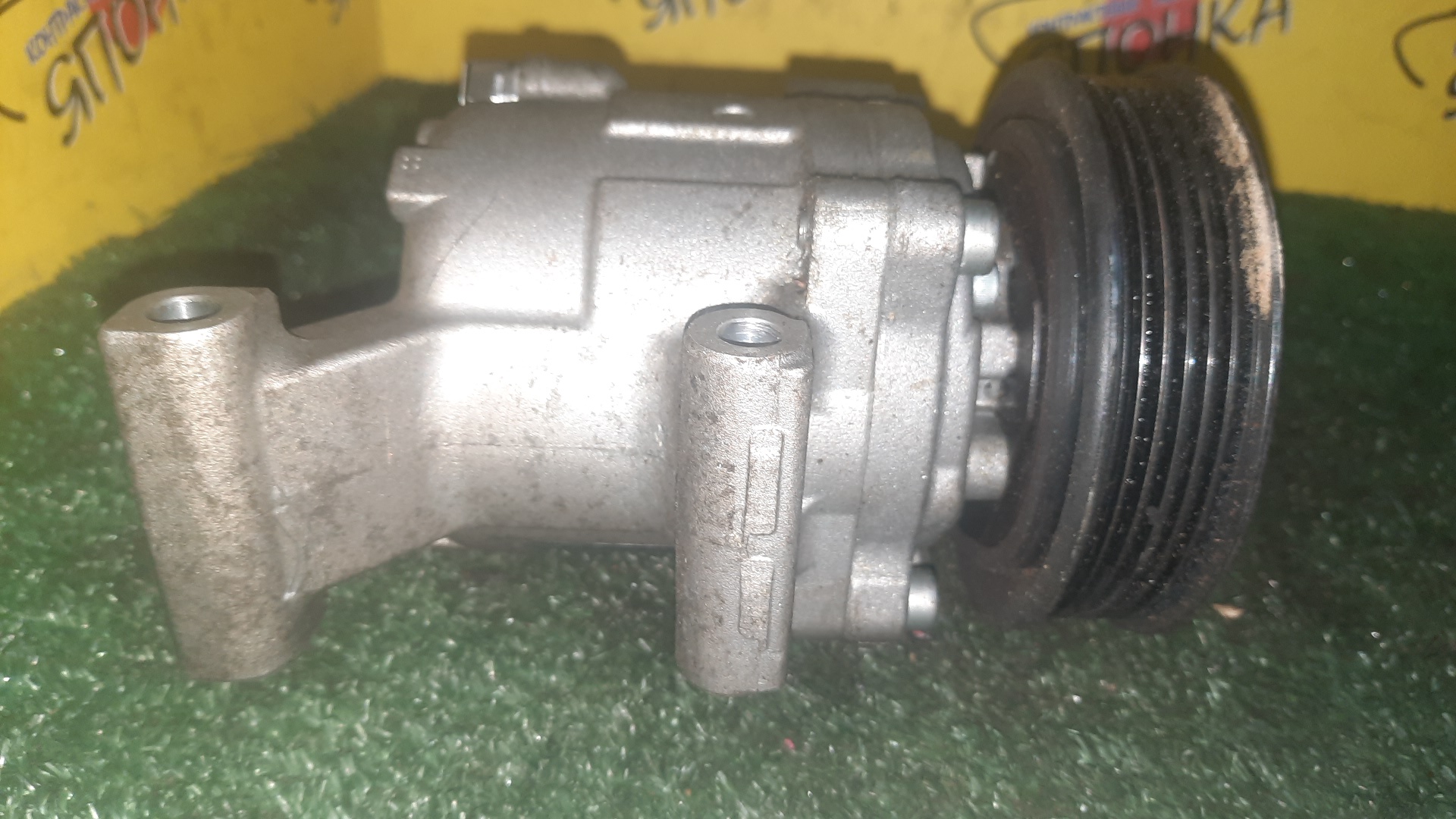 КОМПРЕССОР КОНДИЦИОНЕРА/TOY/1KR-FE/K3-VE/BOON/PASSO/KGC10/KGC15/KGC30/KGC35/M300S/M301S/M310S/M600S/M610S/QNC10/ЖЕЛЕЗНЫЙ ШКИВ/ТРУБКИ С РАЗНЫХ СТОРОН/4472605550/4472605053/4472803150