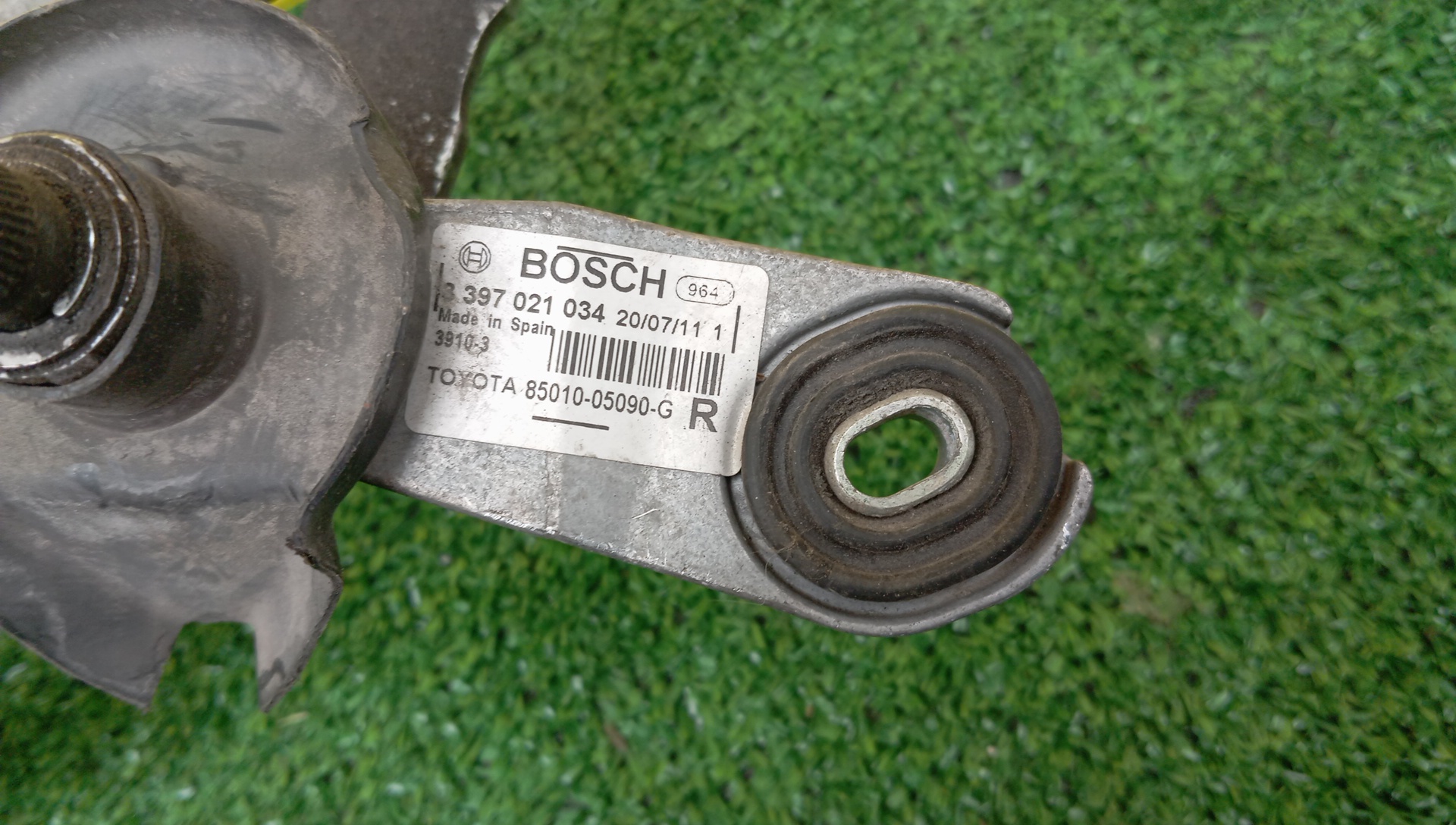 ТРАПЕЦИЯ ДВОРНИКОВ/TOY/AVENSIS/WWT270/ZRT270/ADT271/WWT271/ZRT271/ZRT272/AZT270/С МОТОРОМ