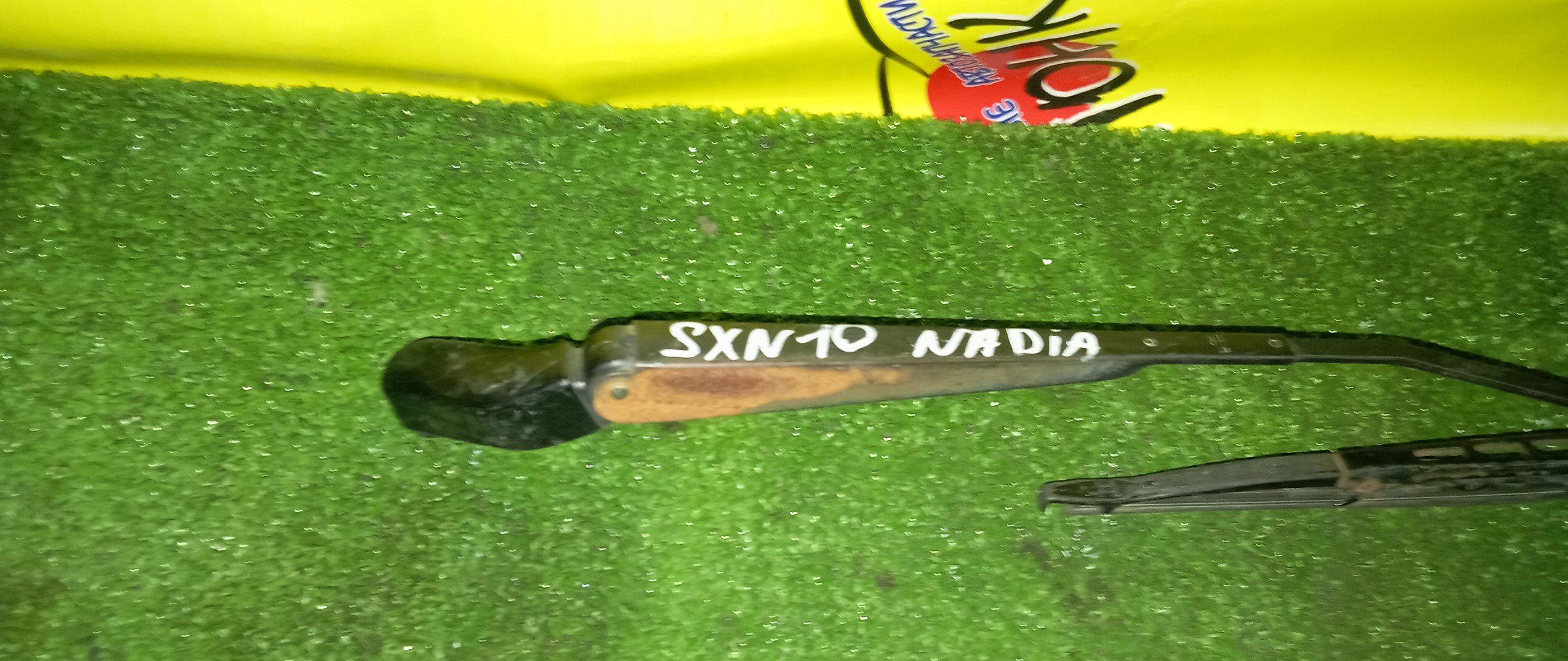 ДВОРНИК ЗАДНЕЙ ДВЕРИ/TOY/NADIA/SXN10