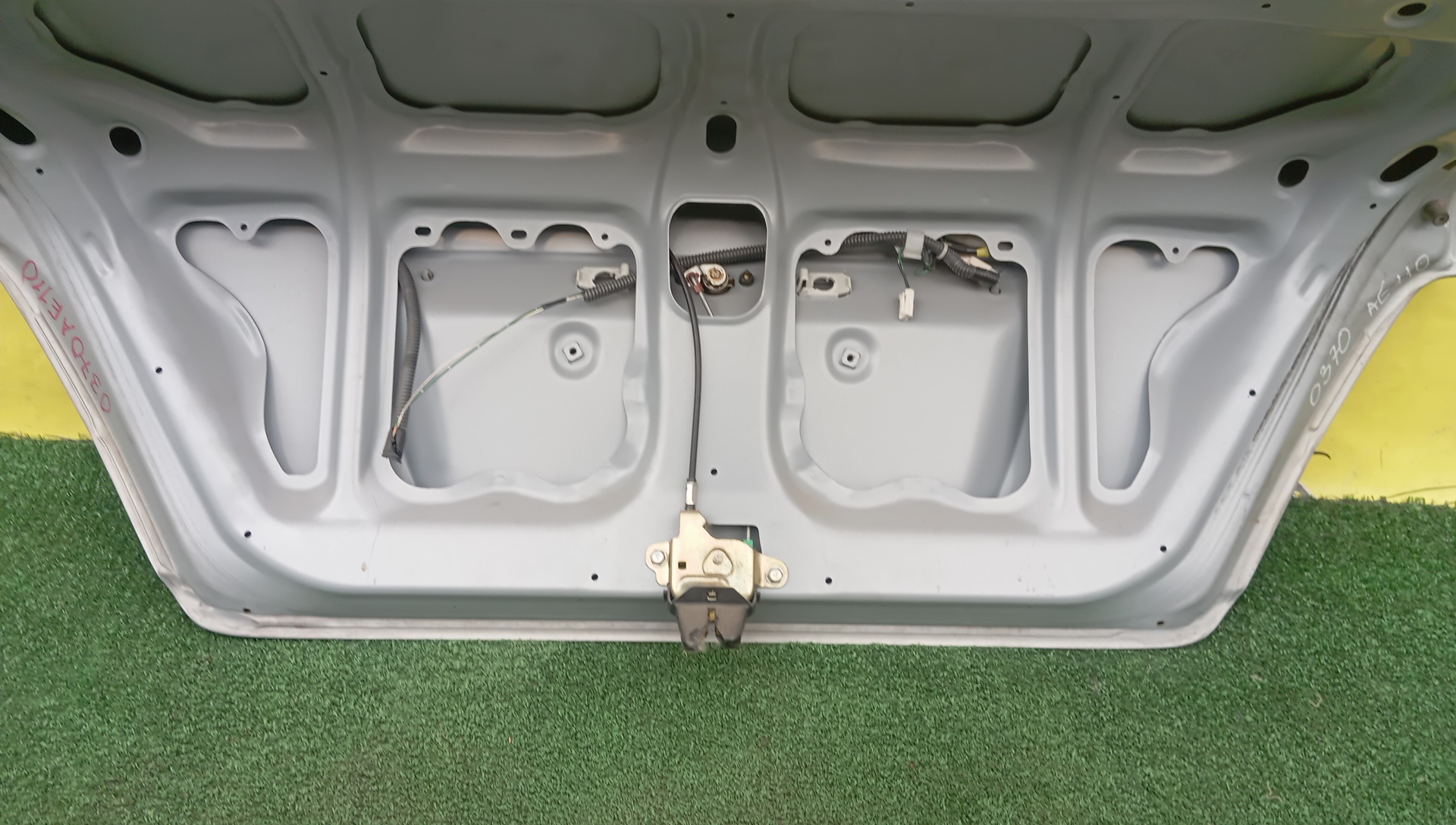 КРЫШКА БАГАЖНИКА/TOY/SPRINTER/AE110/AE111/AE114/CE110/CE113/CE114/CE116/EE111/1 МОДЕЛЬ/644011A620