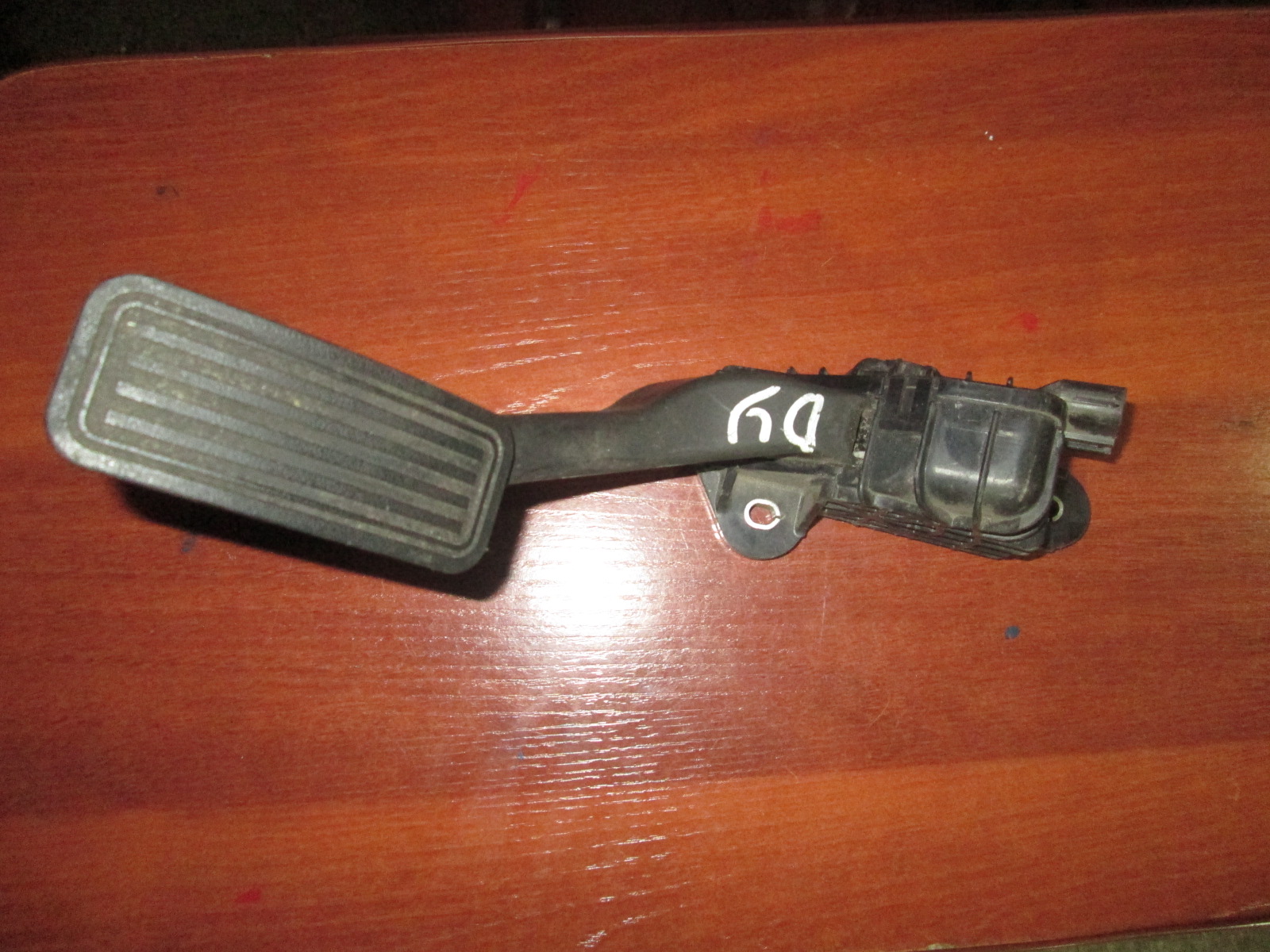 ПЕДАЛЬ ГАЗА/MAZ/DEMIO/VERISA/DY5W/DY5R/DY3W/DY3R/DC5R/DC5W/ZJVE/ZYVE/D52141600