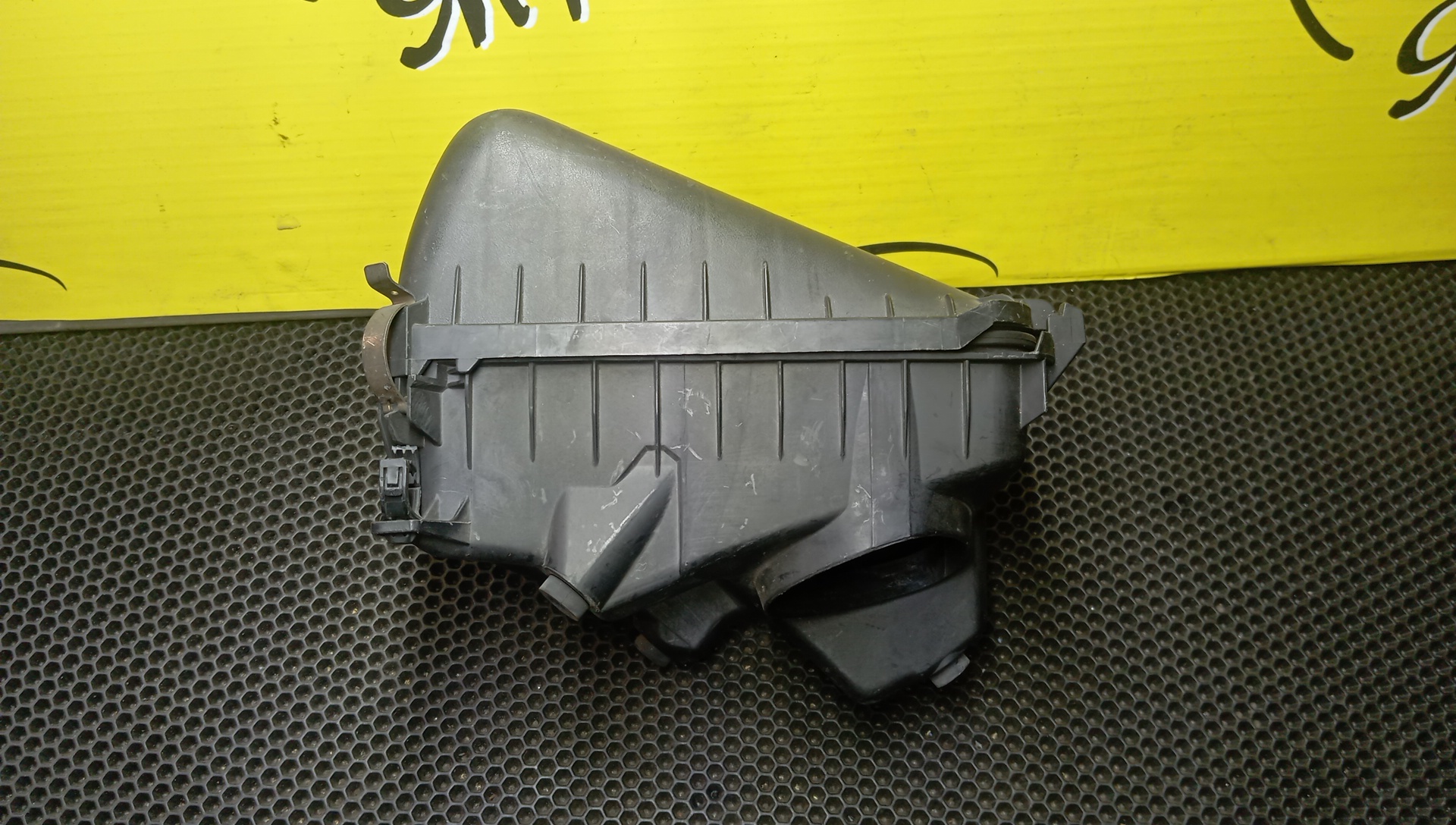 КОРПУС ВОЗДУШНОГО ФИЛЬТРА/TOY/COROLLA/COROLLA LEVIN/COROLLA SPACIO/SPRINTER/SPRINTER CARIB/SPRINTER TRUENO/AE110/AE111/AE111G/AE111N/AE114/AE114G/AE115G/4A-FE/5A-FE/7A-FE