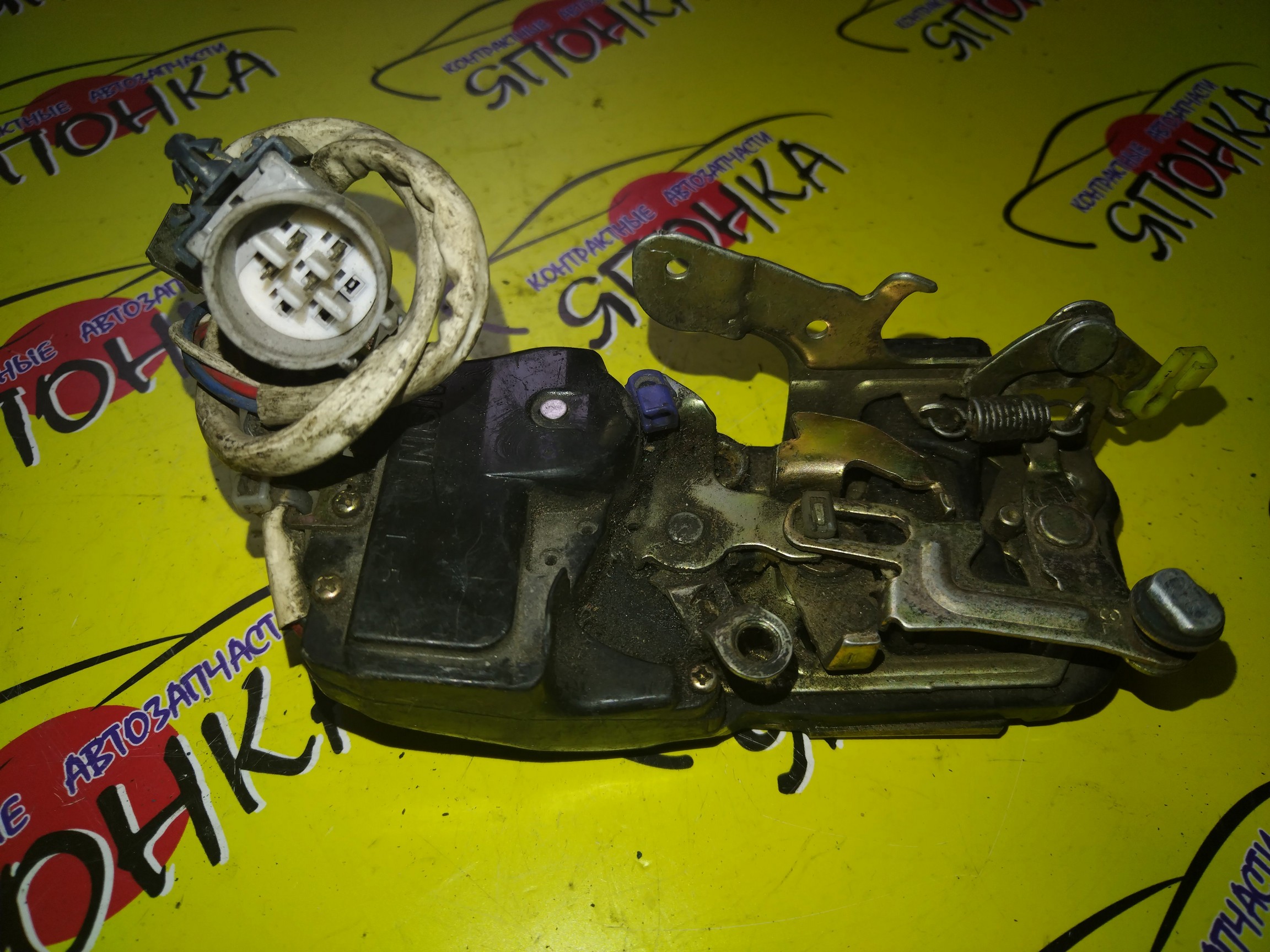 ЗАМОК ДВЕРИ/TOY/COROLLA/SPRINTER/AE100/CE100/EE100/F/L