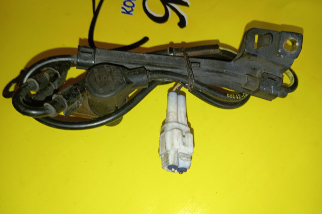 ДАТЧИК ABS/TOY/SCION/ALLION/AVENSIS/CALDINA/PREMIO/TC/WISH/ADT250L/ADT251L/ANE10G/ANE11W/ANT10/AZT240/AZT241W/AZT246W/AZT250/AZT251/AZT255/CDT250L/NZT240/ST246W/ZGE25W/ZNE10G/ZRT265/ZZT240/ZZT241W/ZZT245/ZZT250L/ZZT251L/F/R