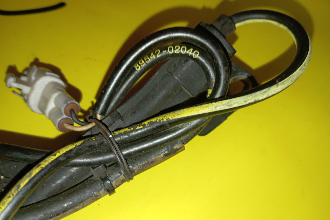 ДАТЧИК ABS/TOY/SCION/ALLION/AVENSIS/CALDINA/PREMIO/TC/WISH/ADT250L/ADT251L/ANE10G/ANE11W/ANT10/AZT240/AZT241W/AZT246W/AZT250/AZT251/AZT255/CDT250L/NZT240/ST246W/ZGE25W/ZNE10G/ZRT265/ZZT240/ZZT241W/ZZT245/ZZT250L/ZZT251L/F/R