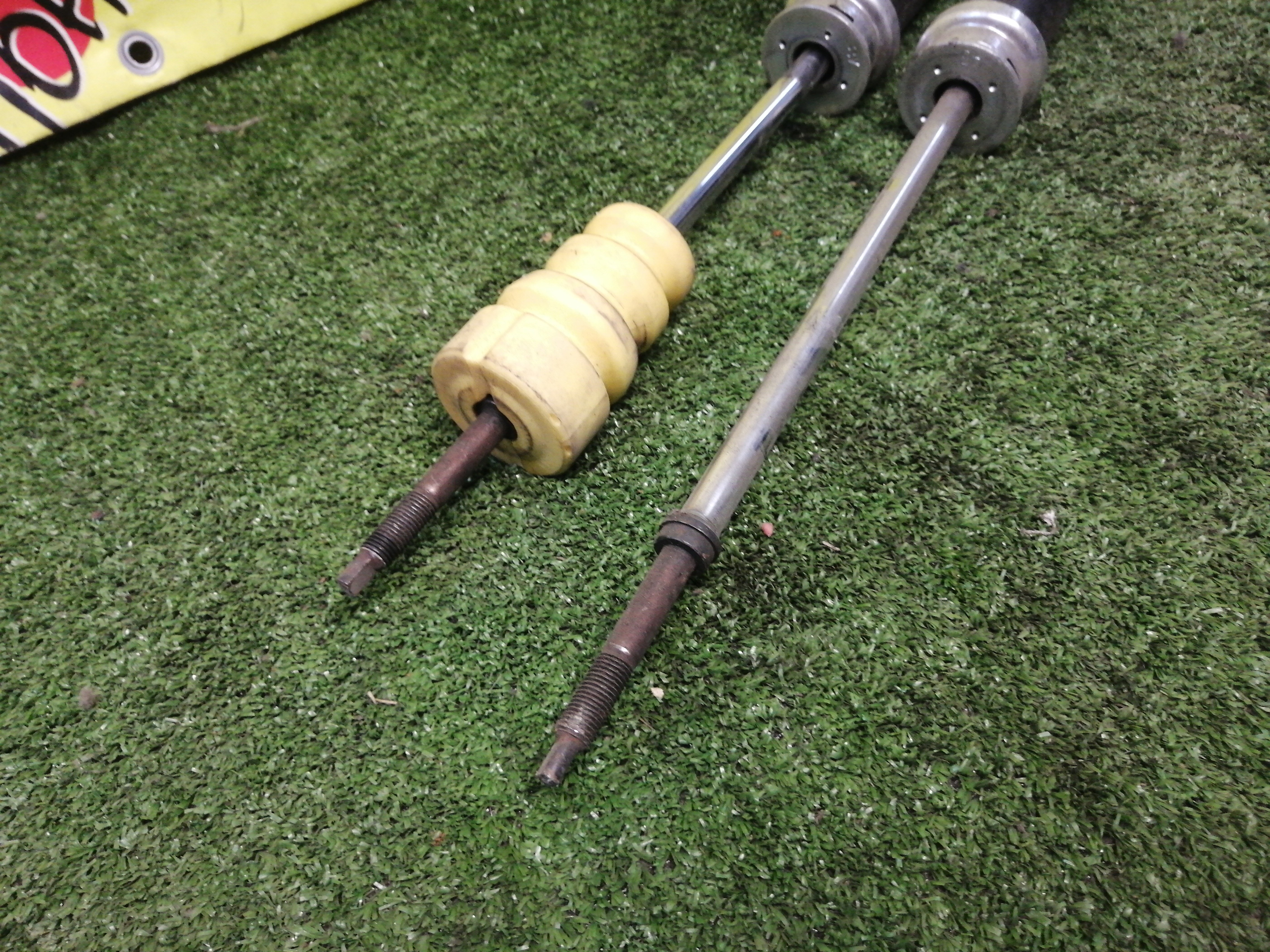 АМОРТИЗАТОР/NIS/LAFESTA/B30/B