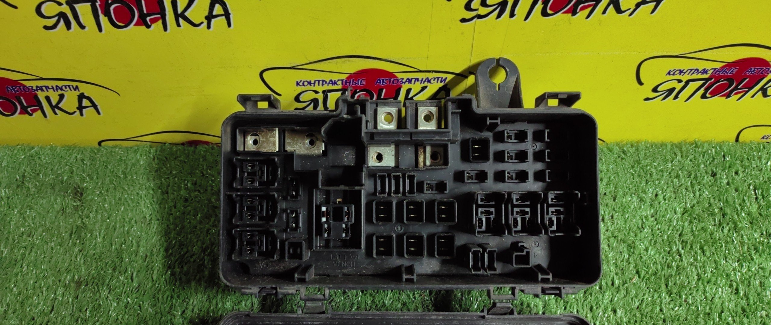 БЛОК ПРЕДОХРАНИТЕЛЕЙ ПОД КАПОТ/HON/ACCORD/AVANCIER/HR-V/INSPIRE/SABER/TORNEO/CF3/CF4/CF5/CF6/CF7/CH9/CL1/CL2/CL3/GH1/GH2/GH3/GH4/TA1/TA2/TA3/TA4/UA4/UA5/D16A/F18B/F20B/F23A/H22A/H23A/J25A/J30A/J32A/БОЛЬШОЙ