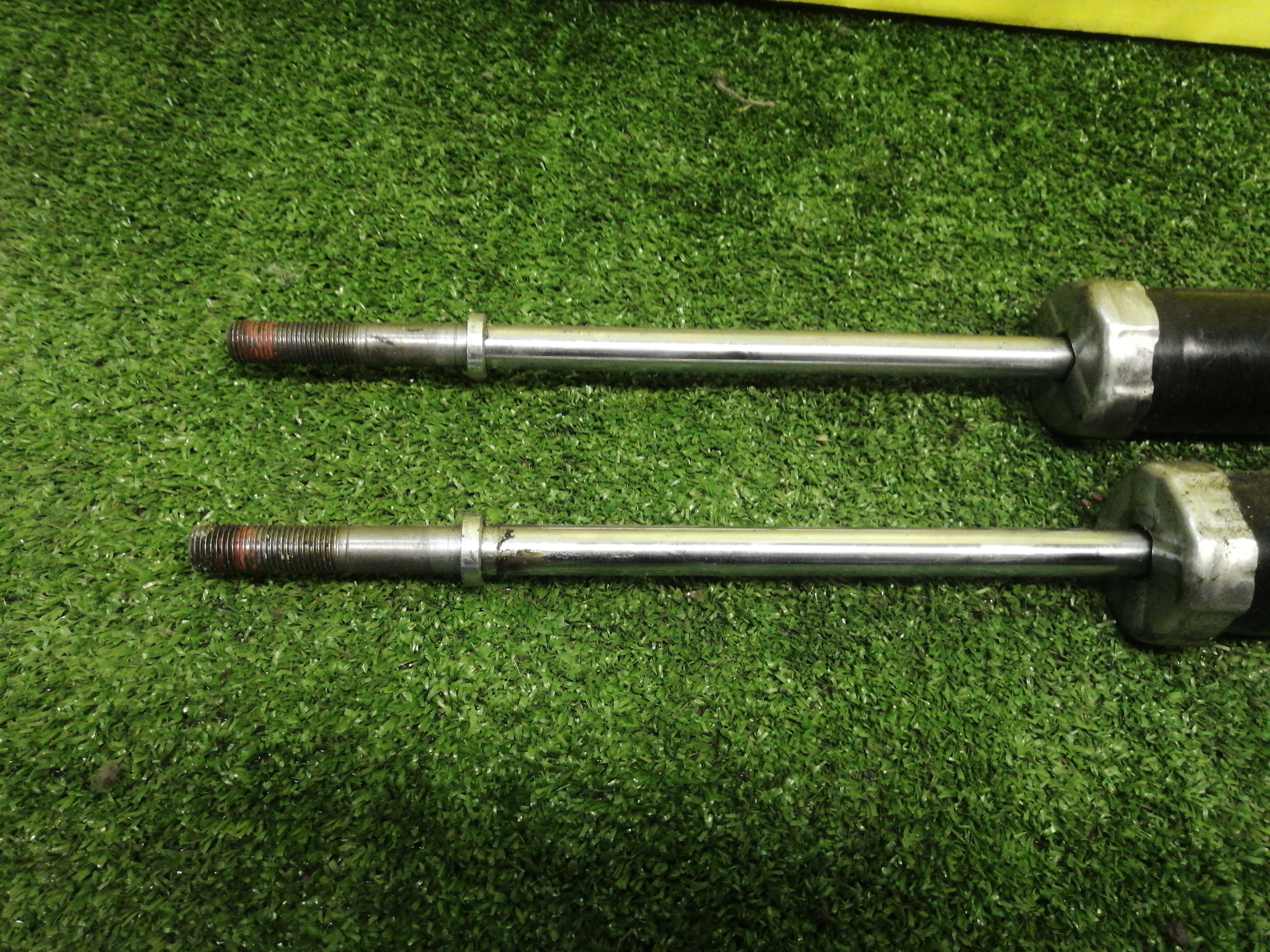 АМОРТИЗАТОР/TOY/AVENSIS/ADT270/ZRT270/ADT271/ZRT271/ZRT272/B/2WD