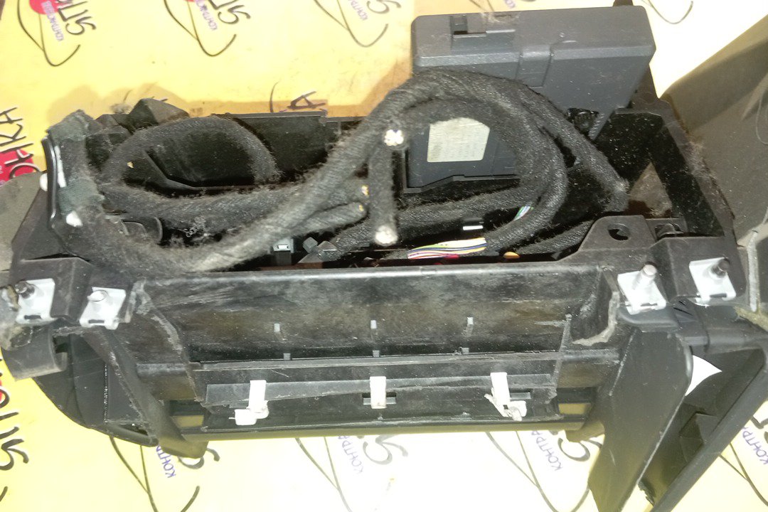 БЛОК КЛИМАТ-КОНТРОЛЯ/AUDI/A3/8P