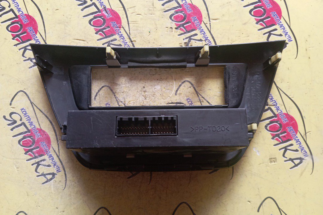 БЛОК КЛИМАТ-КОНТРОЛЯ/MMC/LANCER/LANCER CARGO/LANCER CEDIA/CS2A/CS2V/CS2W/CS3A/CS3W/CS5A/CS5W/CS6A/CS9W/ЭЛЕКТРО/С РАМКОЙ ПОД МАГНИТОЛУ