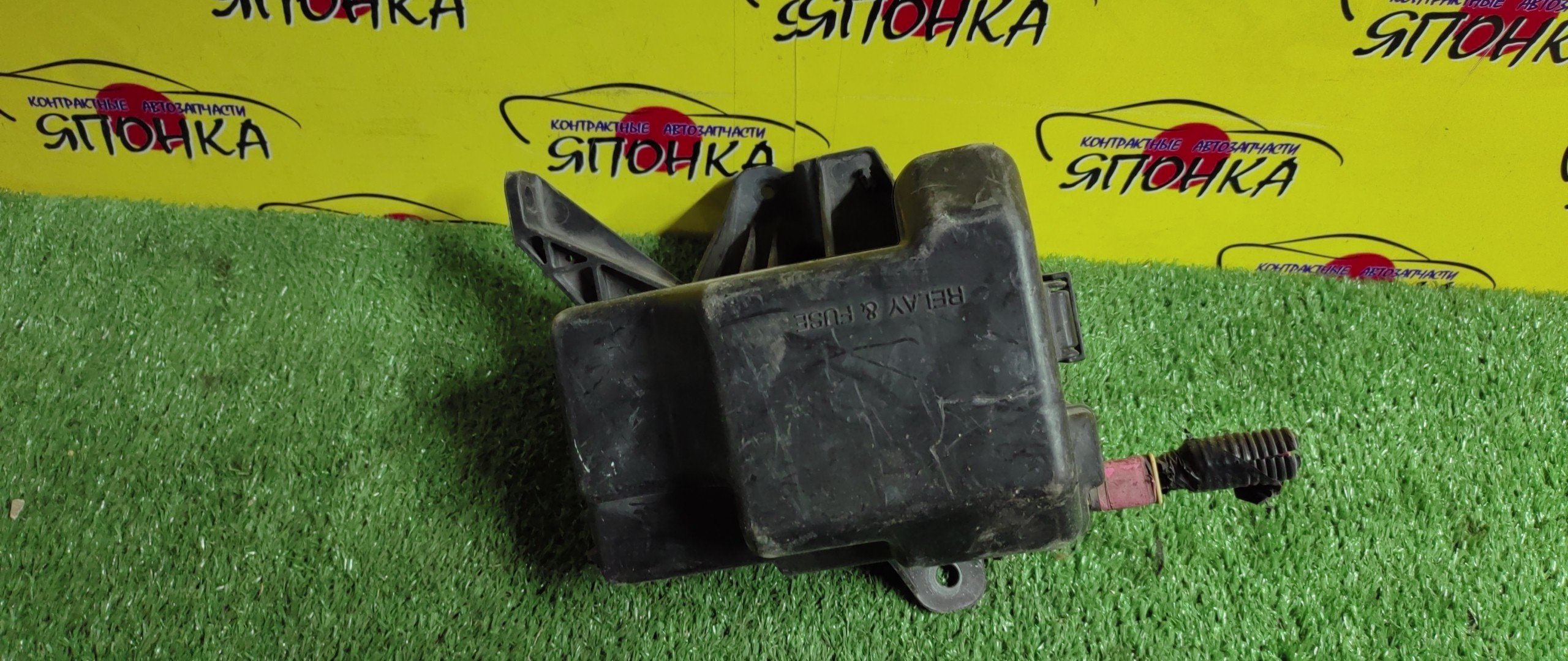 БЛОК ПРЕДОХРАНИТЕЛЕЙ ПОД КАПОТ/TOY/ISIS/ZNM10/1ZZ/БОЛЬШОЙ