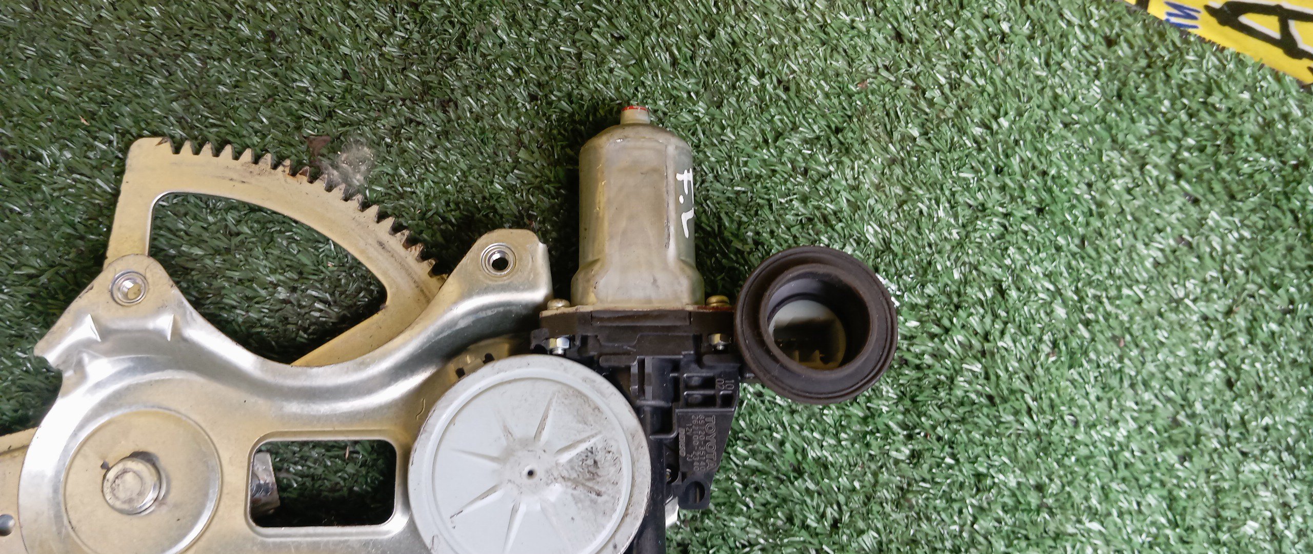 СТЕКЛОПОДЪЕМНИК/TOY/BELTA/CALDINA/IST/PRIUS/RACTIS/WILL CYPHA/YARIS/AZT241W/AZT246W/KSP92/NCP100/NCP105/NCP110/NCP115/NCP70/NCP75/NCP96/NHW20/NLP90/NSP90/SCP100/SCP92/ST246W/ZSP110/ZSP90/ZVW30/ZVW35/ZZT241W/F/L