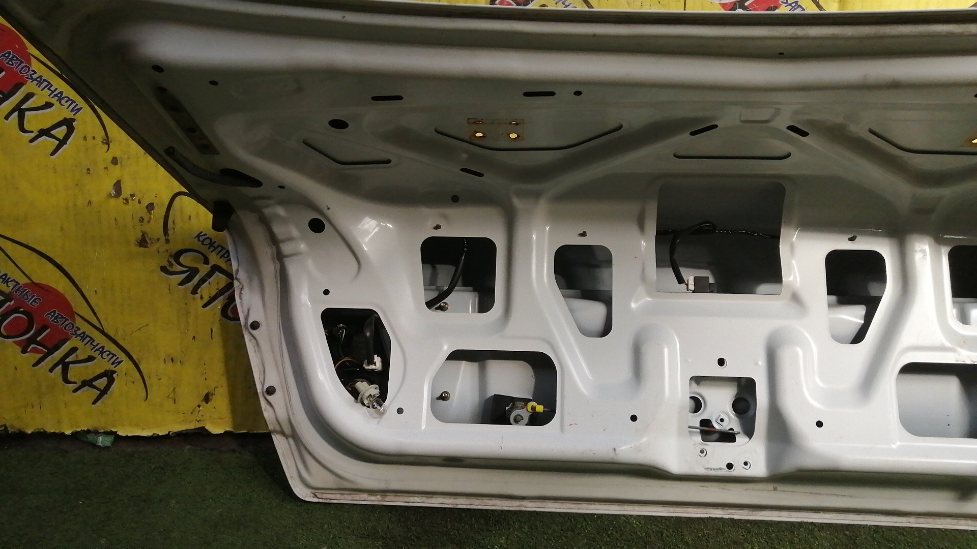 КРЫШКА БАГАЖНИКА/TOY/ALLION/AZT240/NZT240/ZZT240/ZZT245