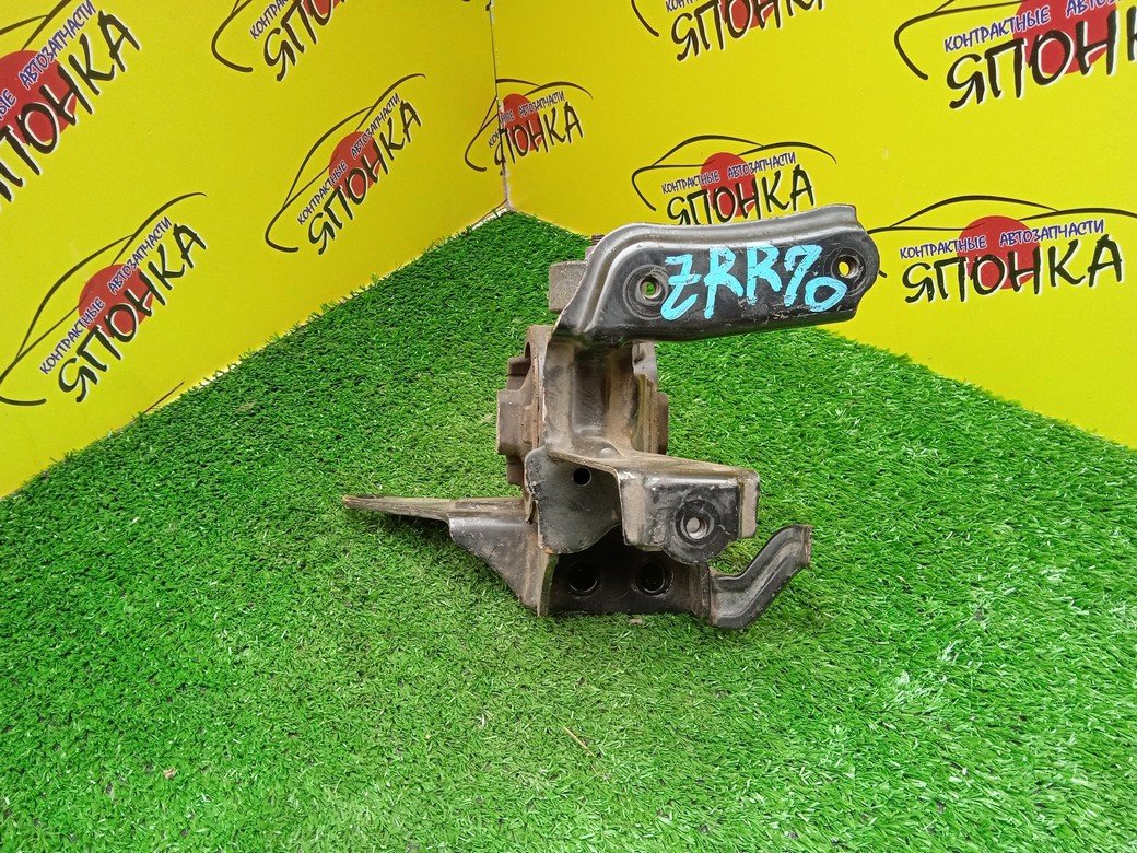 ПОДУШКА ДВС/TOY/NOAH/VOXY/ZRR70G/ZRR70W/ZRR80G/ZRR80W/ZRR75/3ZRFE/F/L