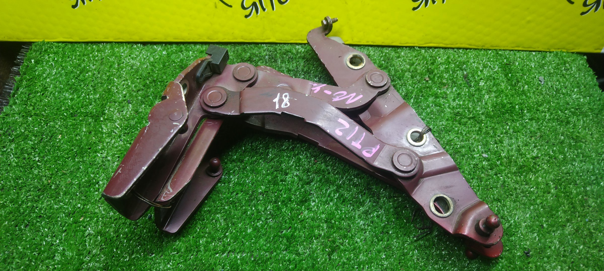 ПЕТЛЯ КРЫШКИ БАГАЖНИКА/NIS/PRIMERA/P12/HP12/RP12/TP12/WHP12/WRP12/WTP12/СЕДАН/КОМПЛЕКТ/84401AU000/84400AU000