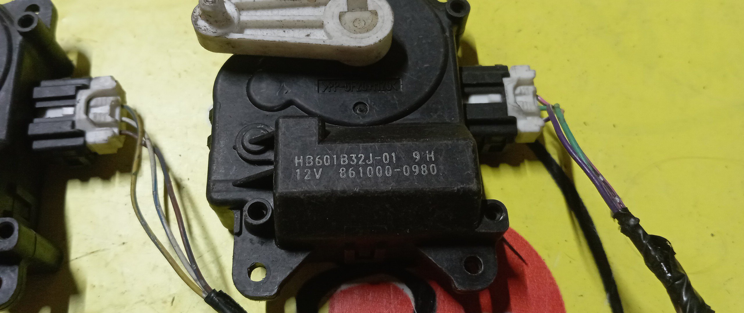 СЕРВОПРИВОД ЗАСЛОНОК ПЕЧКИ/MAZ/AXELA/PREMACY/BK5P/CREW/861000-0980