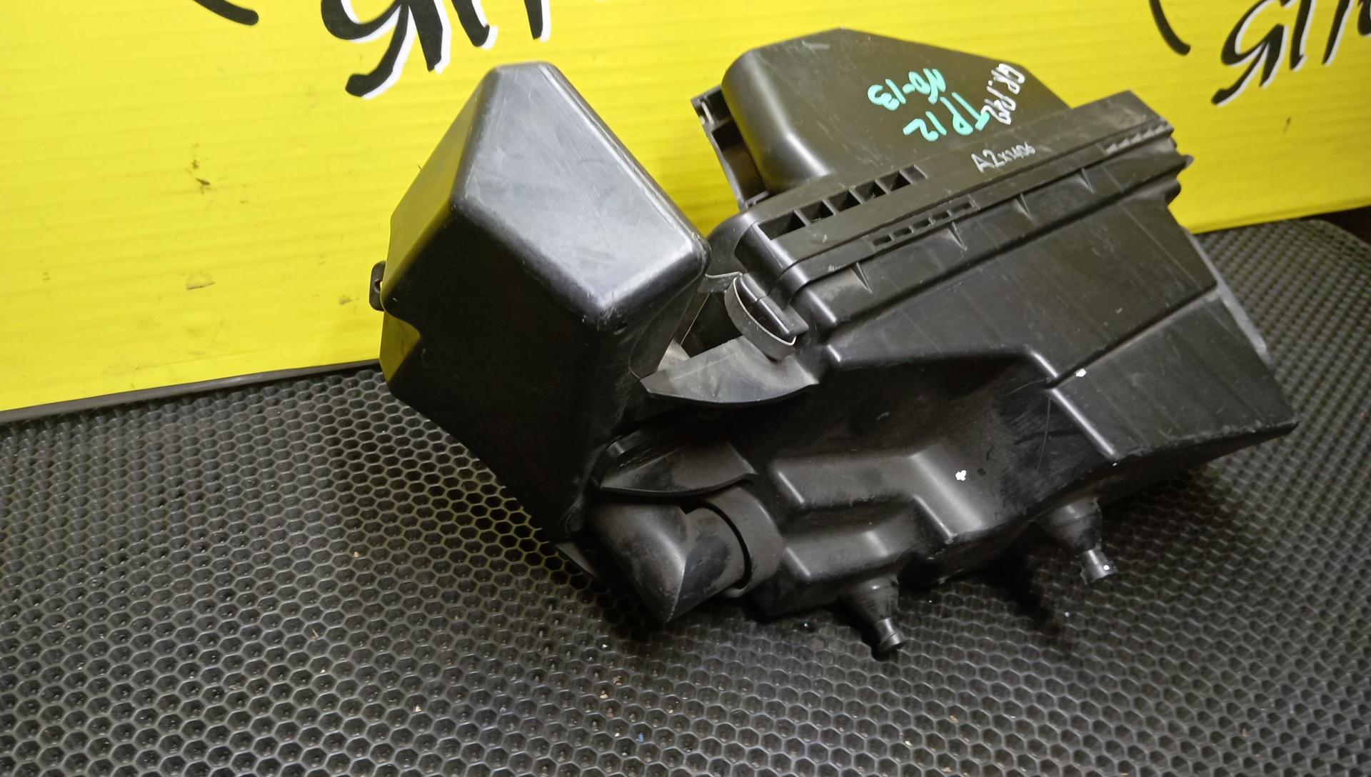 КОРПУС ВОЗДУШНОГО ФИЛЬТРА/NIS/AD/BLUEBIRD SYLPHY/PRIMERA/PRIMERA WAGON/WINGROAD/P12E/RP12/TG10/TNP12/TP12/WRP12/WRY11/WTNP12/WTP12/QR20-DD/QR20-DE/QR25-DE