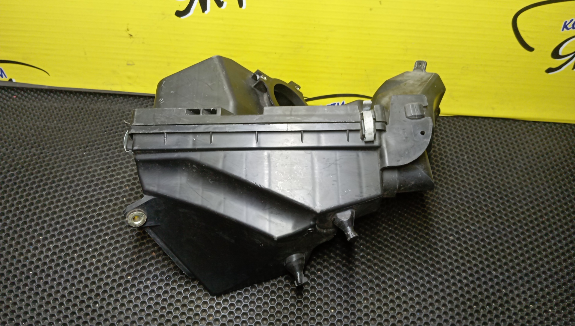 КОРПУС ВОЗДУШНОГО ФИЛЬТРА/NIS/AD/BLUEBIRD SYLPHY/PRIMERA/PRIMERA WAGON/WINGROAD/P12E/RP12/TG10/TNP12/TP12/WRP12/WRY11/WTNP12/WTP12/QR20-DD/QR20-DE/QR25-DE