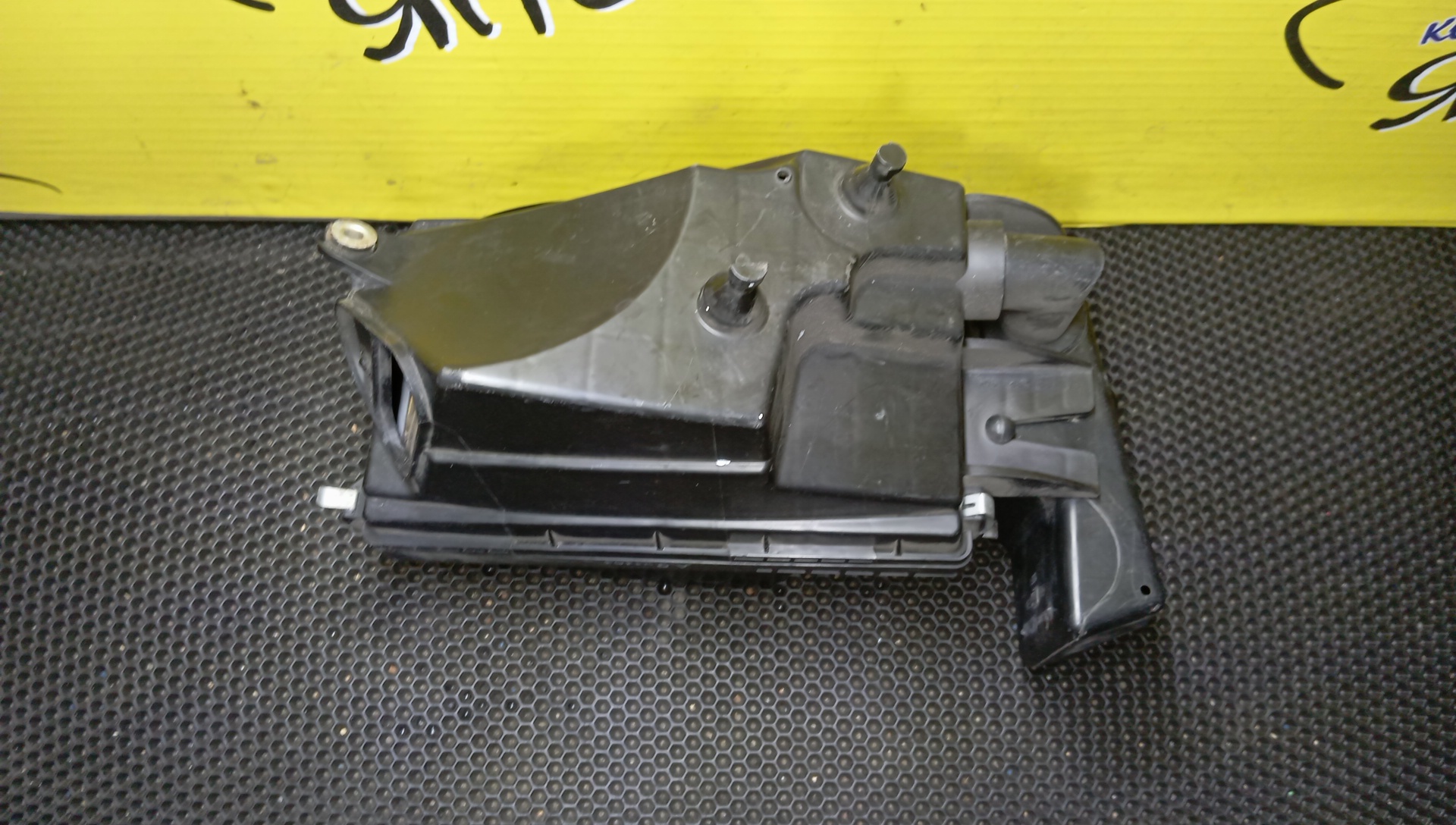 КОРПУС ВОЗДУШНОГО ФИЛЬТРА/NIS/AD/BLUEBIRD SYLPHY/PRIMERA/PRIMERA WAGON/WINGROAD/P12E/RP12/TG10/TNP12/TP12/WRP12/WRY11/WTNP12/WTP12/QR20-DD/QR20-DE/QR25-DE