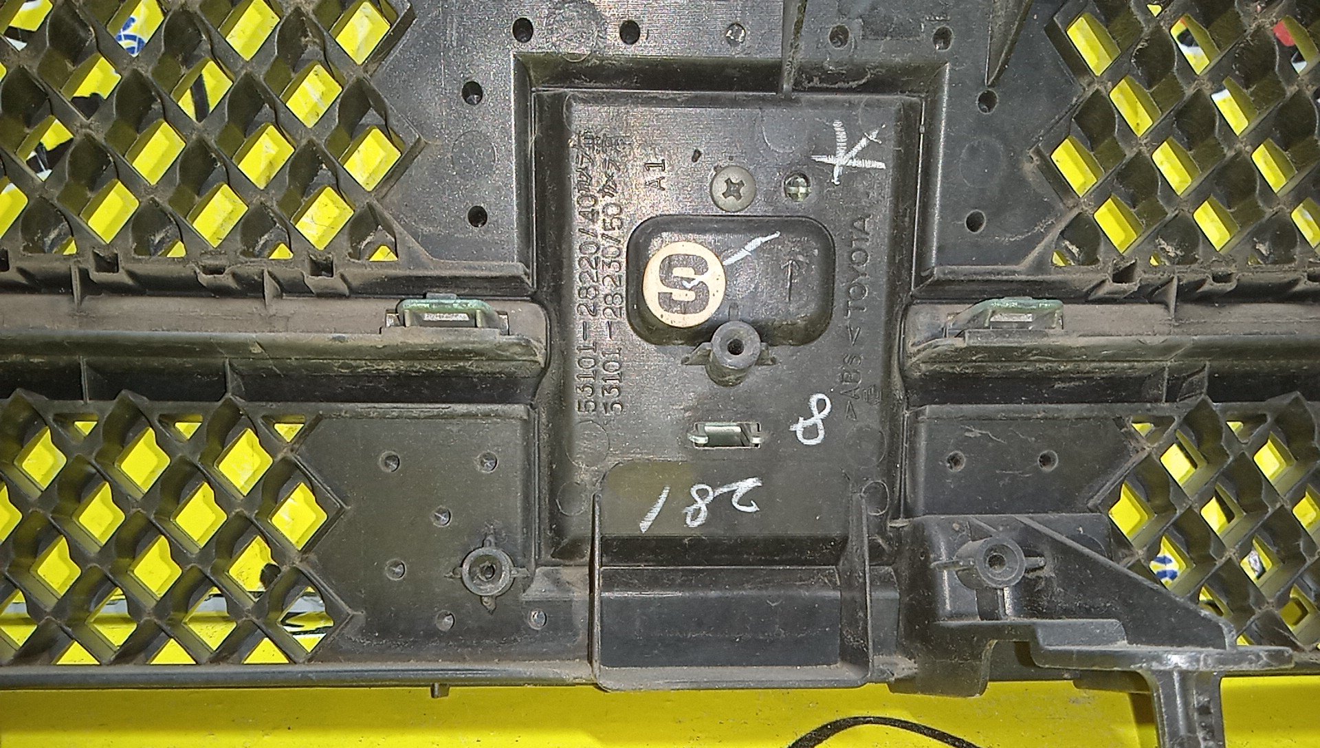 РЕШЕТКА РАДИАТОРА/TOY/VOXY/AZR60/AZR65/2 МОДЕЛЬ/5310128230/5310128220