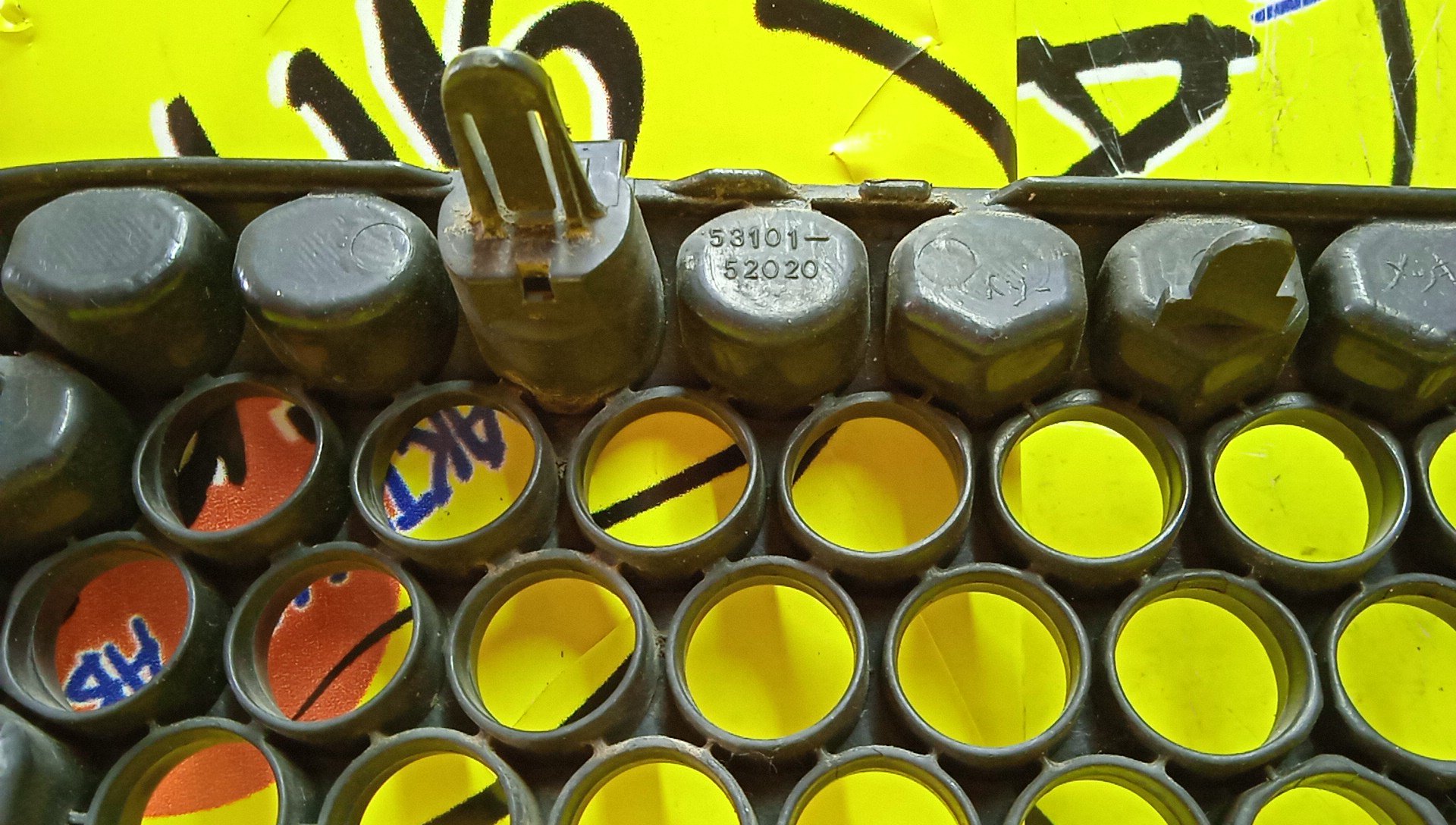 РЕШЕТКА РАДИАТОРА/TOY/VITZ/NCP10/NCP13/NCP15/SCP10/SCP13/1 МОДЕЛЬ/5310152010/5310152020