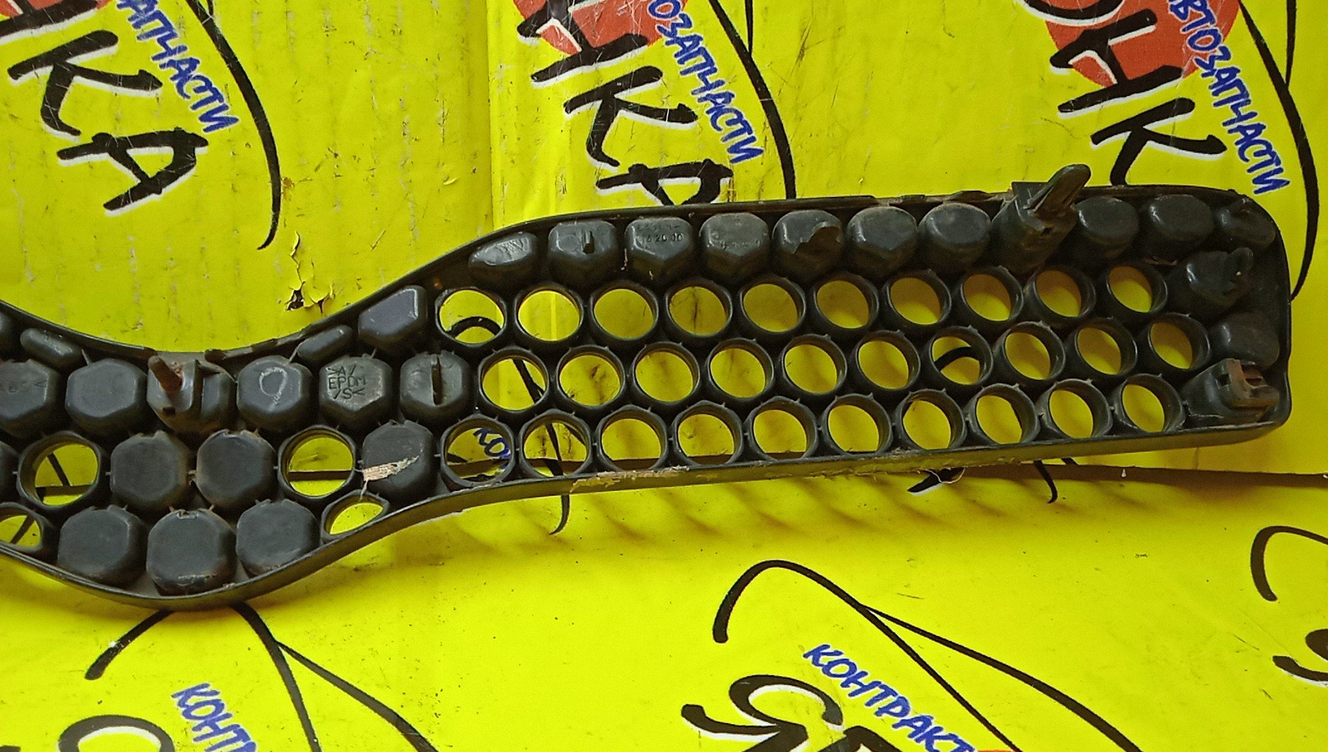 РЕШЕТКА РАДИАТОРА/TOY/VITZ/NCP10/NCP13/NCP15/SCP10/SCP13/1 МОДЕЛЬ/5310152010/5310152020