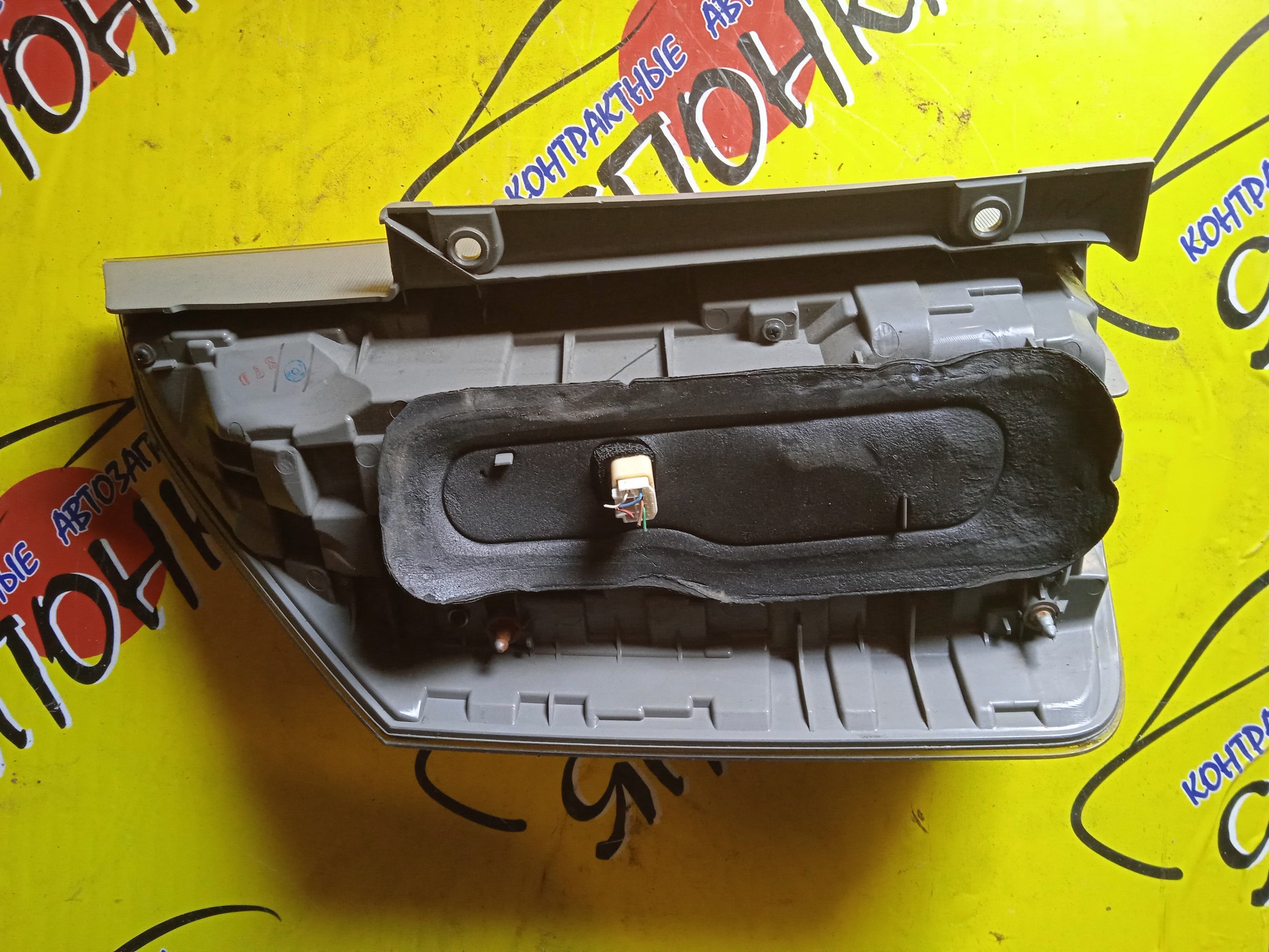 ФОНАРЬ/TOY/NOAH/VOXY/ZRR70G/ZRR70W/ZRR75G/ZRR75W/28199/R