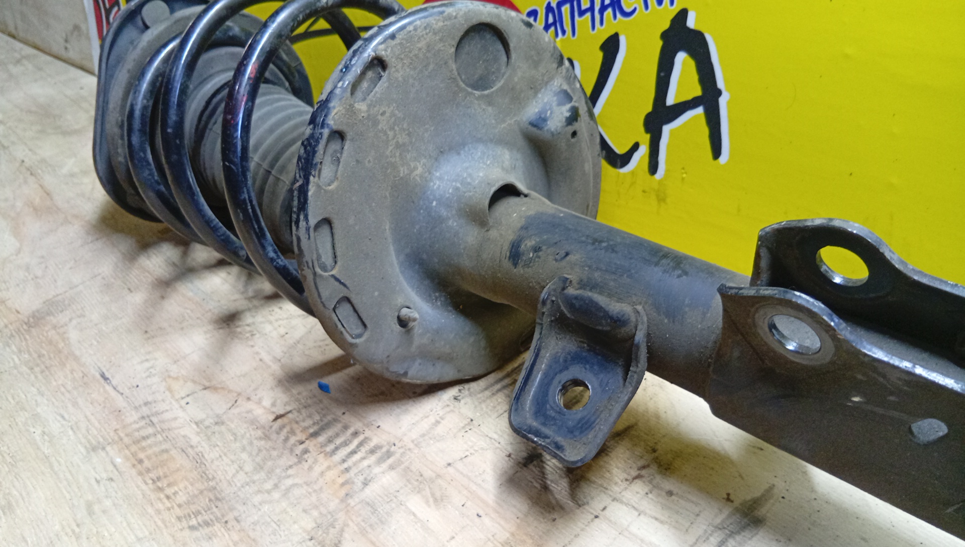 СТОЙКА/TOY/AURIS/ZRE186/NZE181/F/L