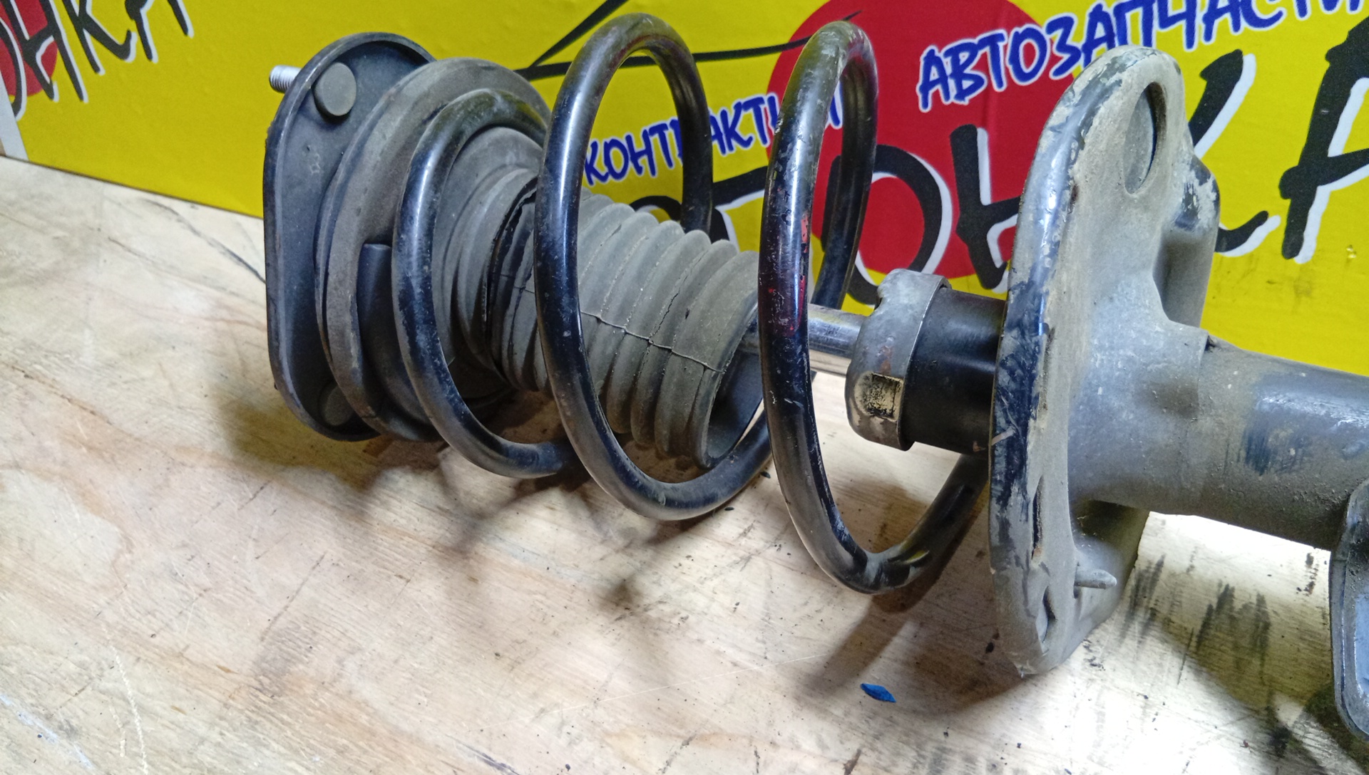 СТОЙКА/TOY/AURIS/ZRE186/NZE181/F/L