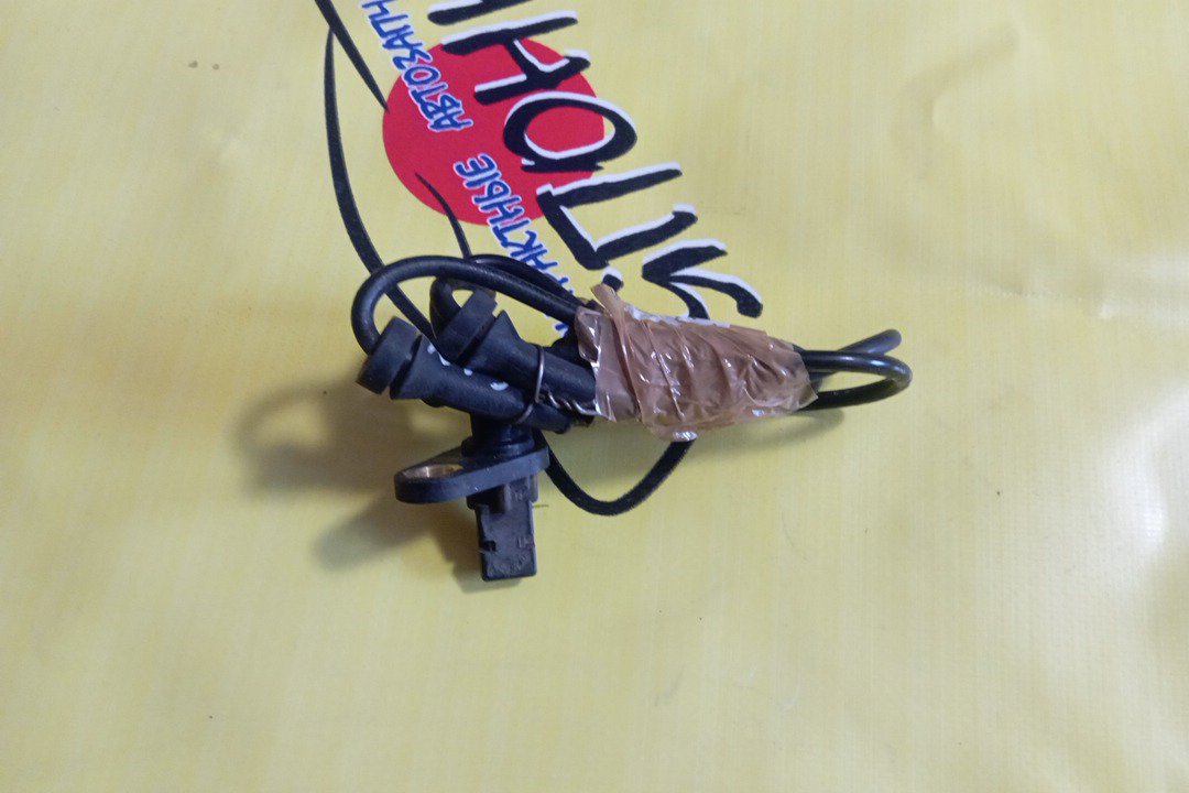 ДАТЧИК ABS/NIS/X-TRAIL/NT30/F/L