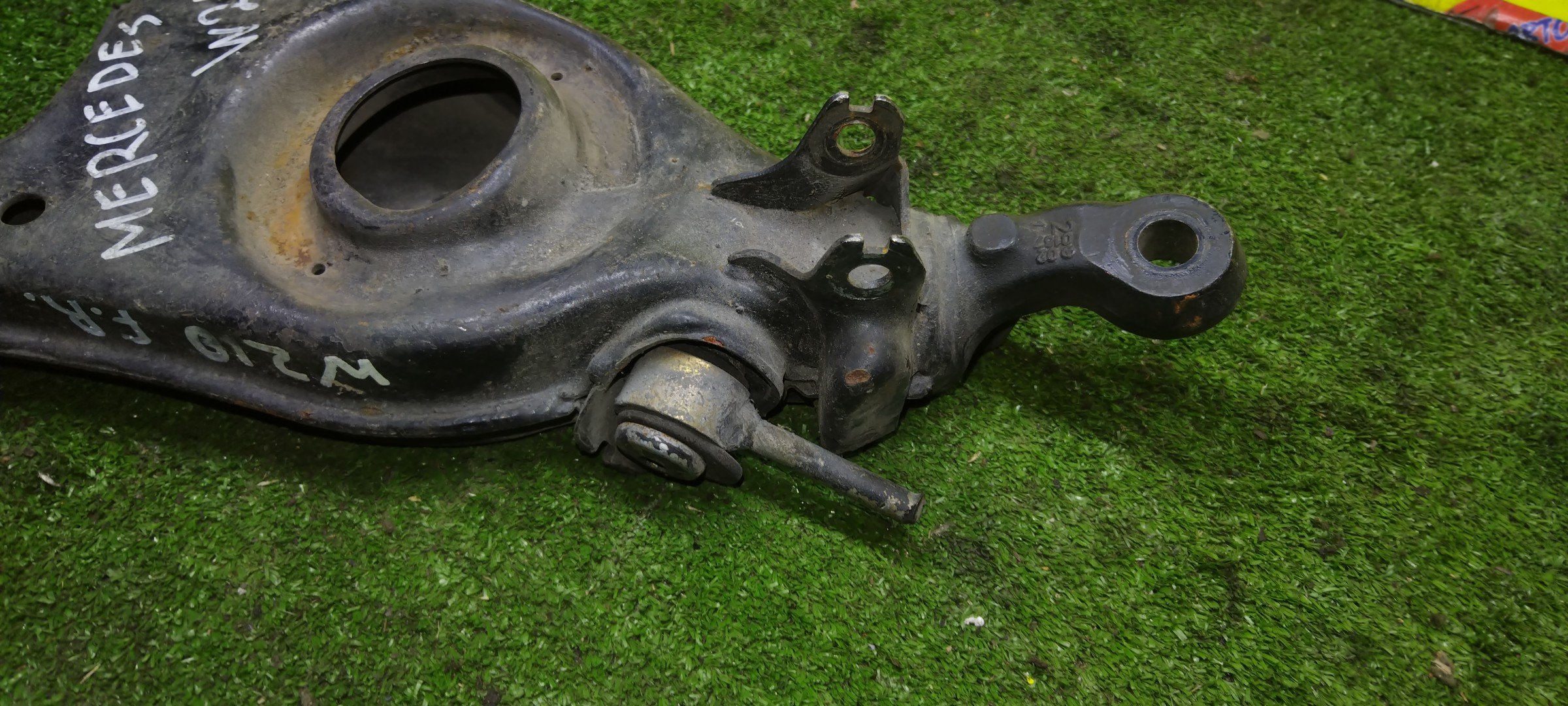 РЫЧАГ/MERC/E-CLASS/C-CLASS/A208/C208/R170/S202/S210/W202/W210/F/R/DOWN/ПОД ПРУЖИНУ