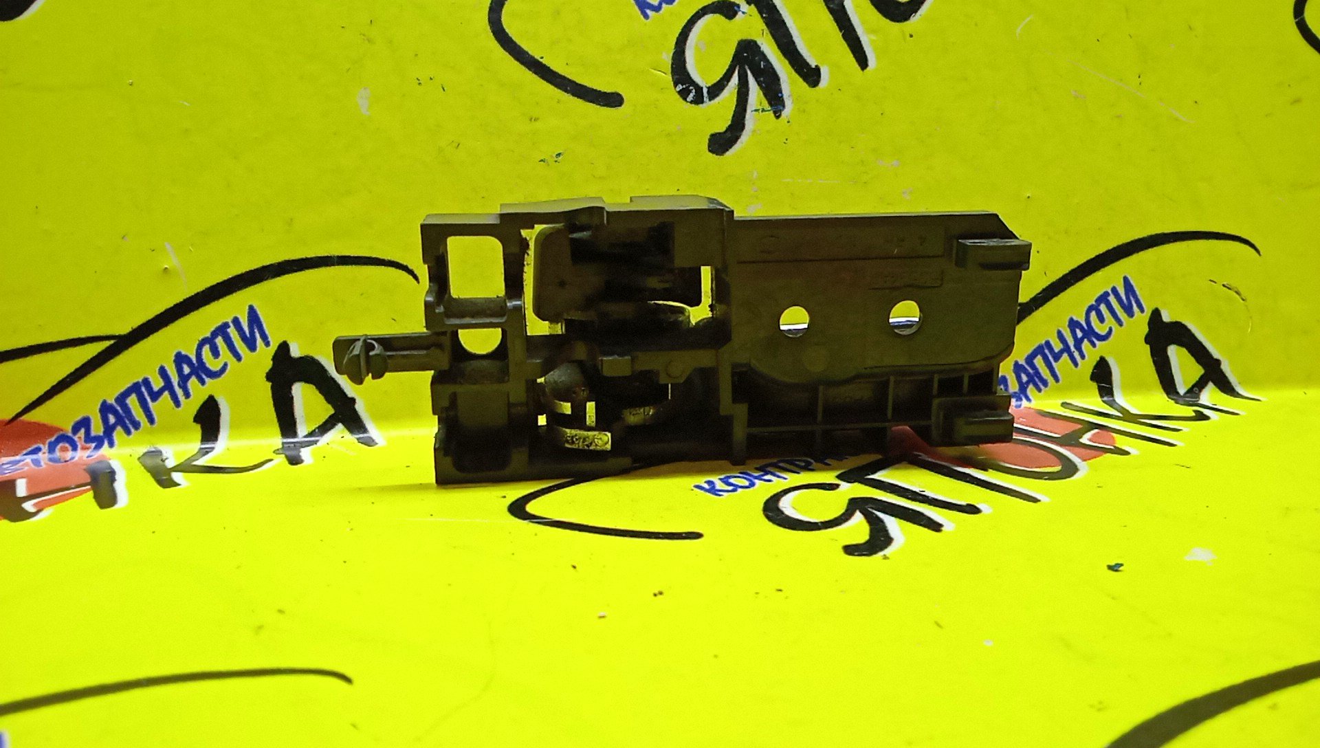 РУЧКА ДВЕРИ ВНУТРЕННЯЯ/TOY/AVENSIS/AZT250/F/R