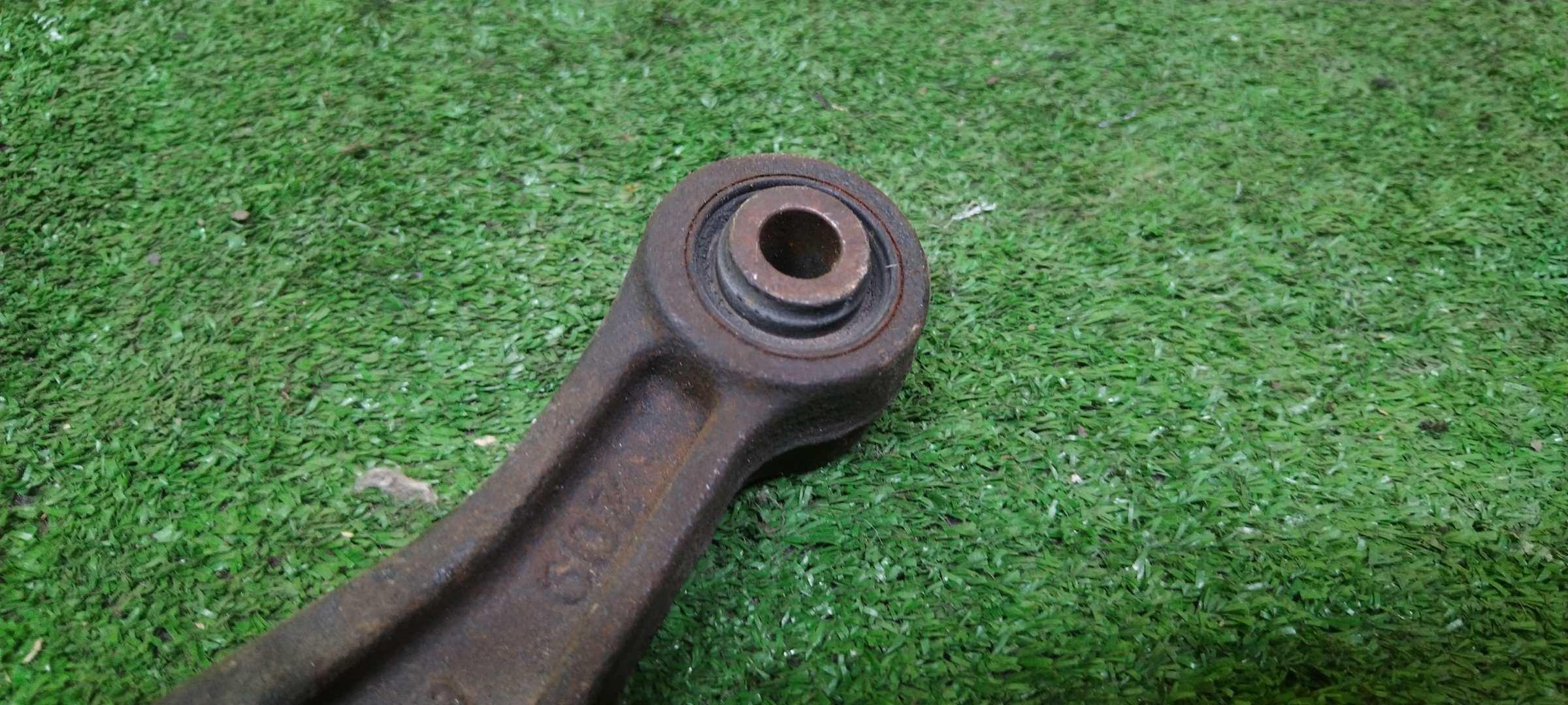 РЫЧАГ/SUB/LEGACY/LEGACY WAGON/BE5/BE9/BEE/BH5/BH9/BHE/BL5/BLE/BP5/BP9/BPE/BPH/DOWN/ЧУГУН/ПОПЕРЕЧНЫЙ/B/L