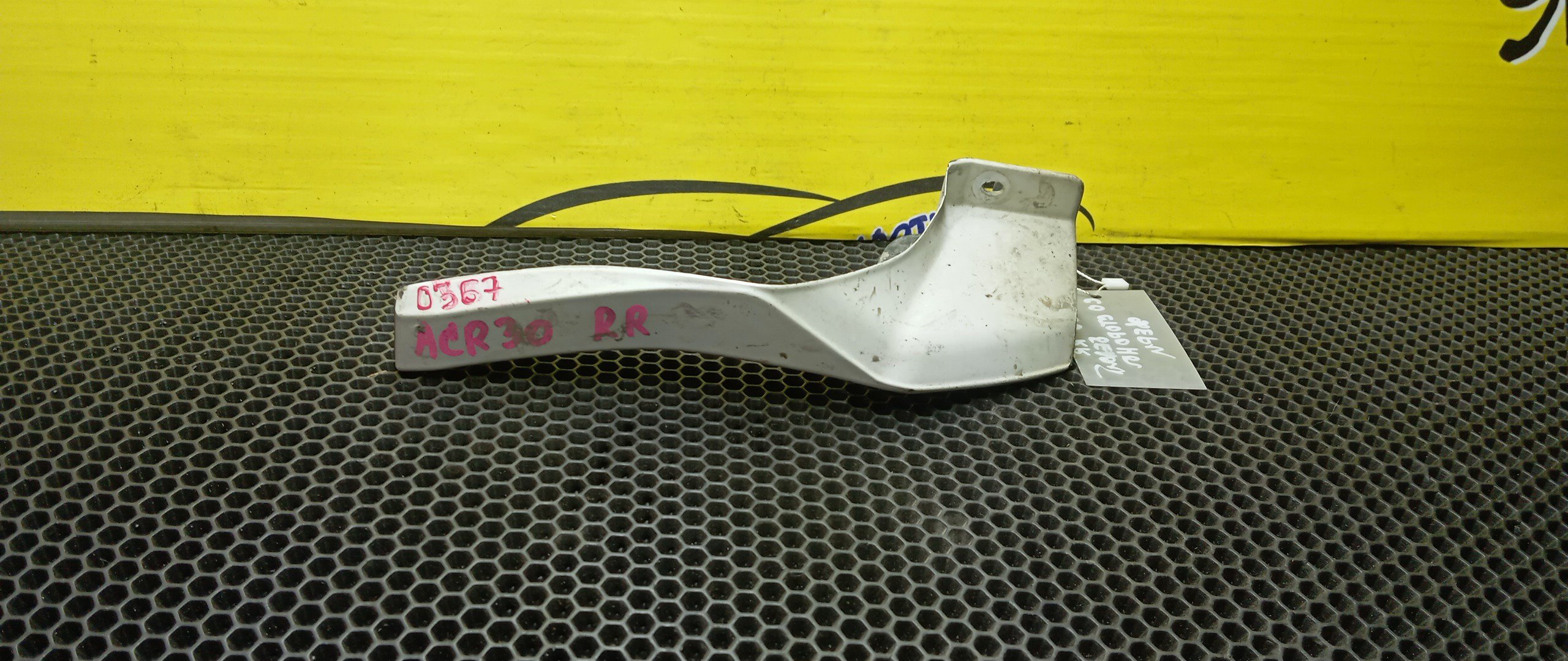 БРЫЗГОВИК/TOY/ESTIMA/ACR30/ACR40/MCR30/MCR40/B/R/СО СТОРОНЫ ДВЕРИ