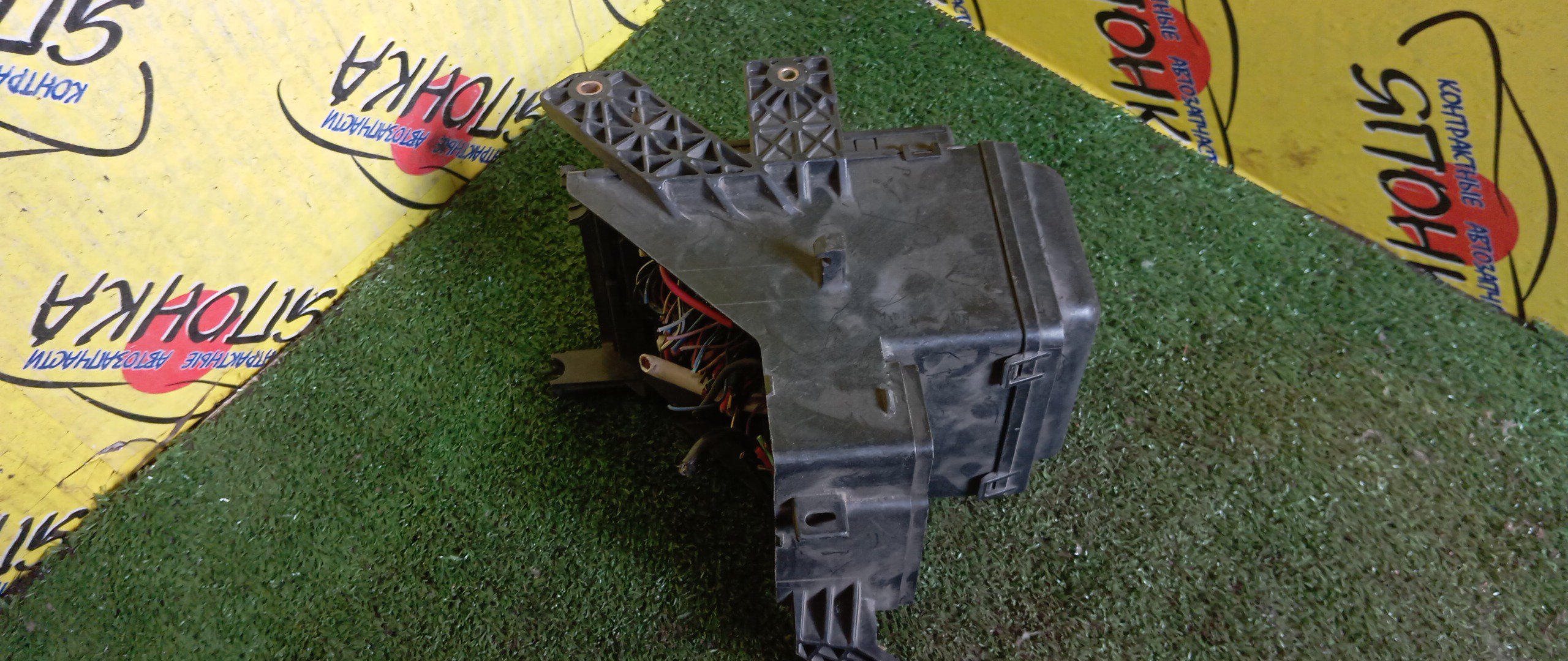 БЛОК ПРЕДОХРАНИТЕЛЕЙ ПОД КАПОТ/TOY/HARRIER/MCU30/БОЛЬШОЙ