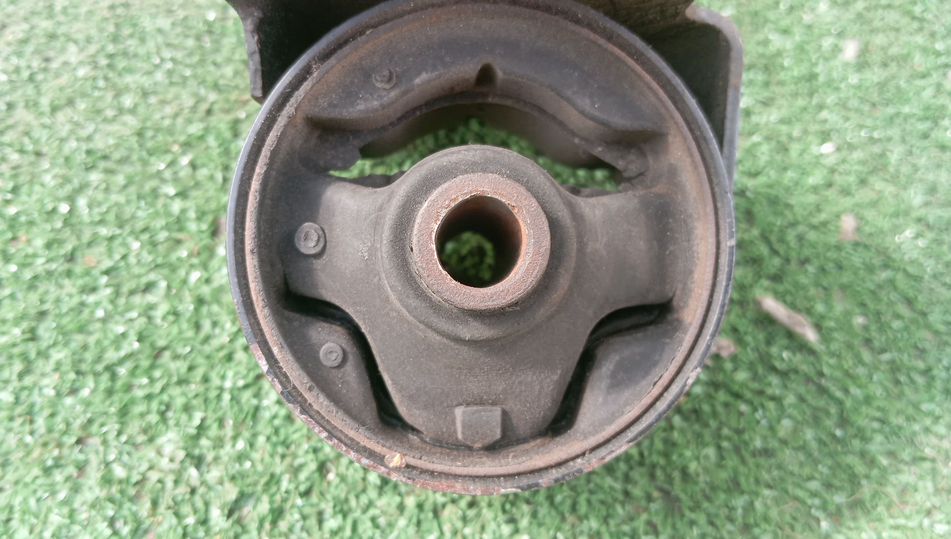 ПОДУШКА КПП/NIS/SR20DE/SERENA/KBNC23/B/4WD/113301C010