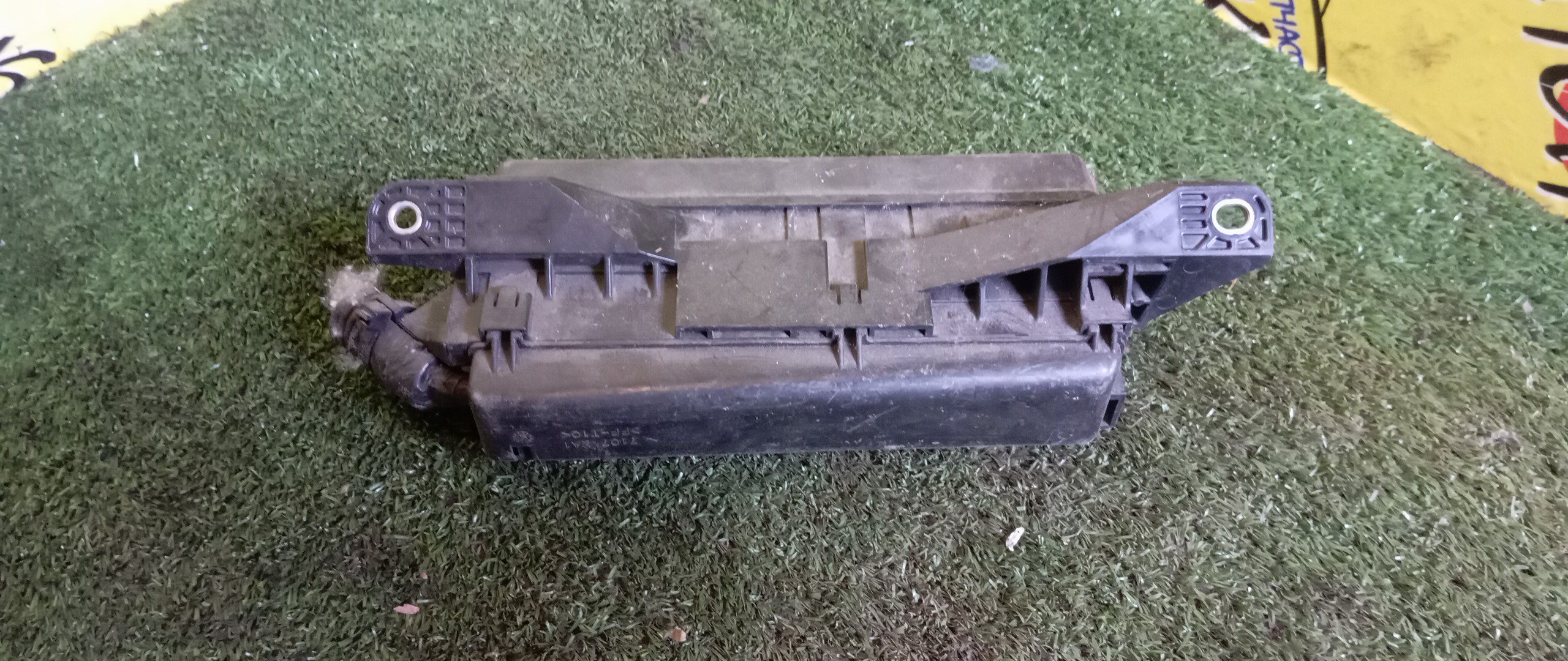 БЛОК ПРЕДОХРАНИТЕЛЕЙ ПОД КАПОТ/TOY/PRIUS/NHW20/1NZ-FXE/8274247020/МАЛЫЙ