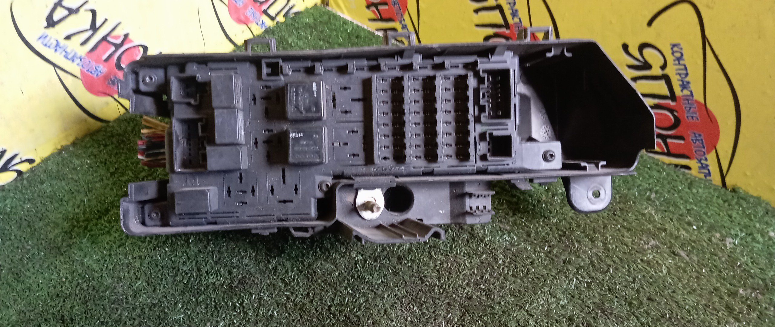 БЛОК ПРЕДОХРАНИТЕЛЕЙ ПОД КАПОТ/VOL/S60/B5244S