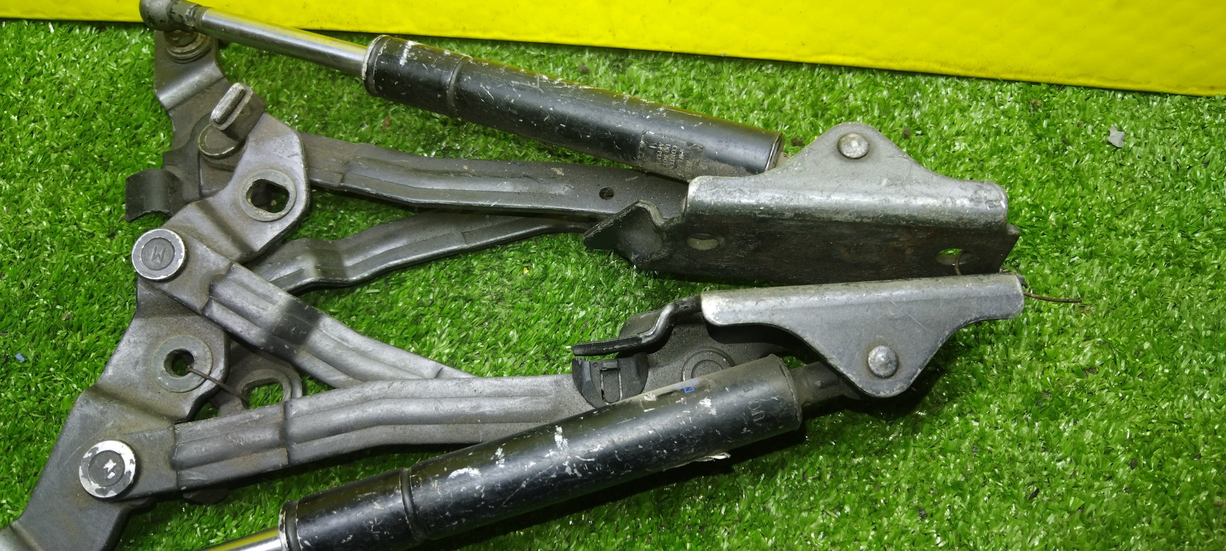 ПЕТЛЯ КРЫШКИ БАГАЖНИКА/NIS/PRIMERA/HNP10/HP10/P10/ПАРА/8440050J15/8440150J15