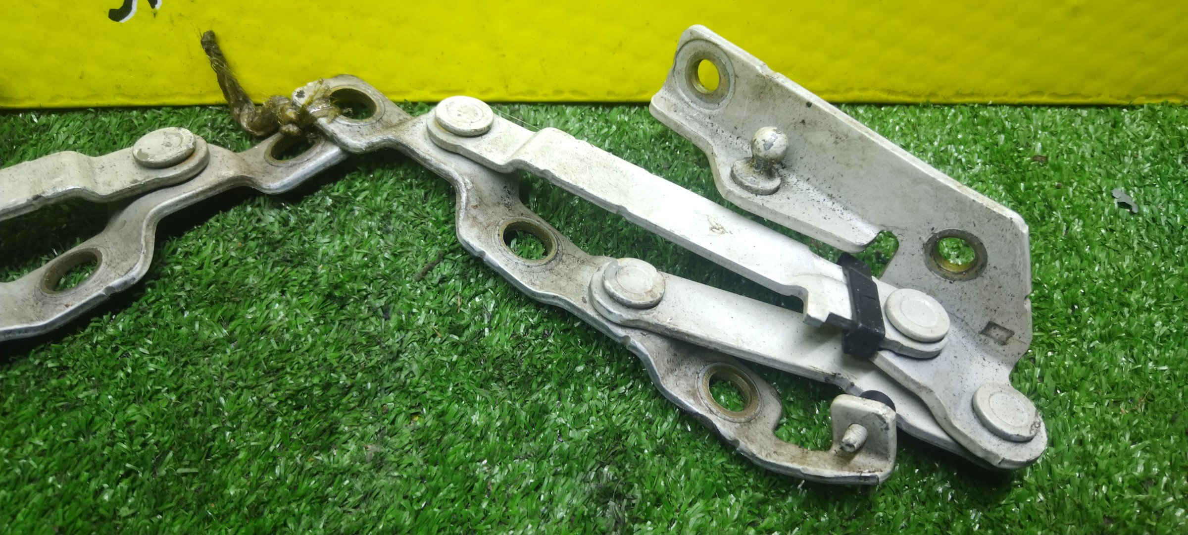 ПЕТЛЯ КРЫШКИ БАГАЖНИКА/NIS/SKYLINE/HV35/NV35/V35/КОМПЛЕКТ 2ШТ./84400AL500/84401AL500